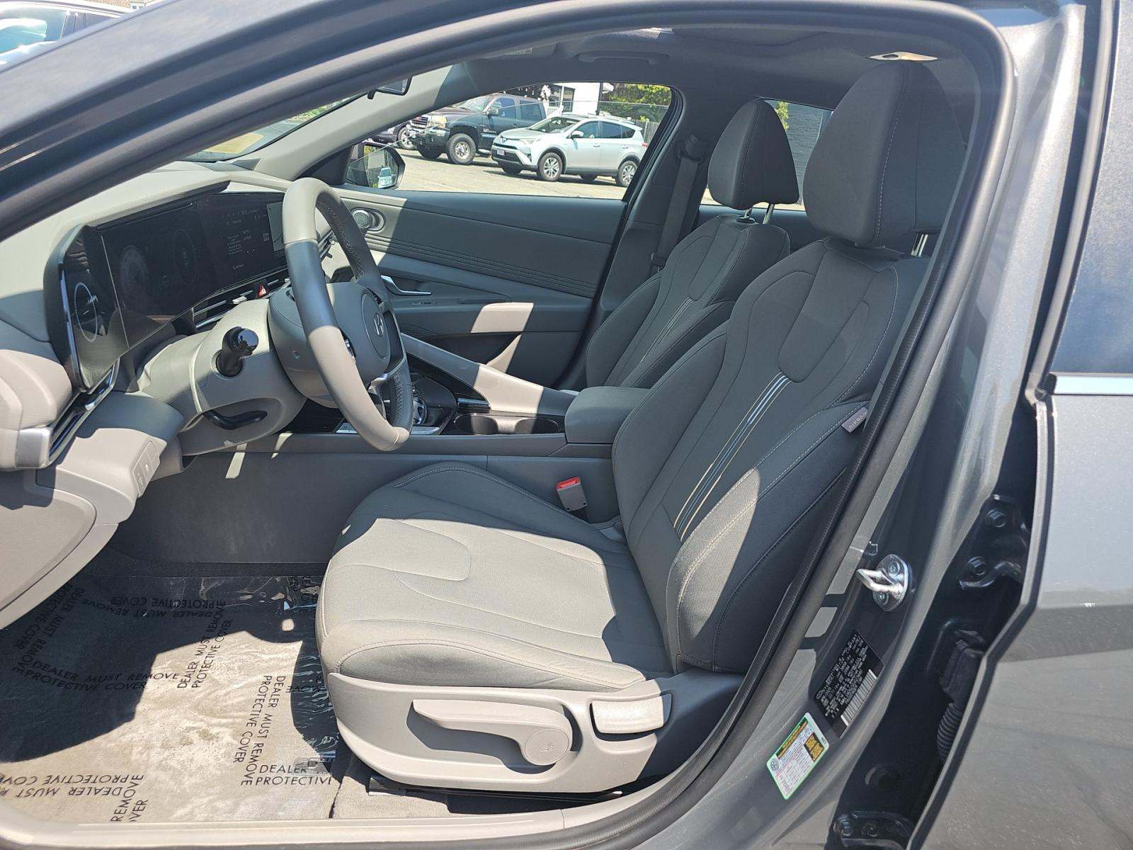 2025 Hyundai Elantra SEL Convenience FWD
