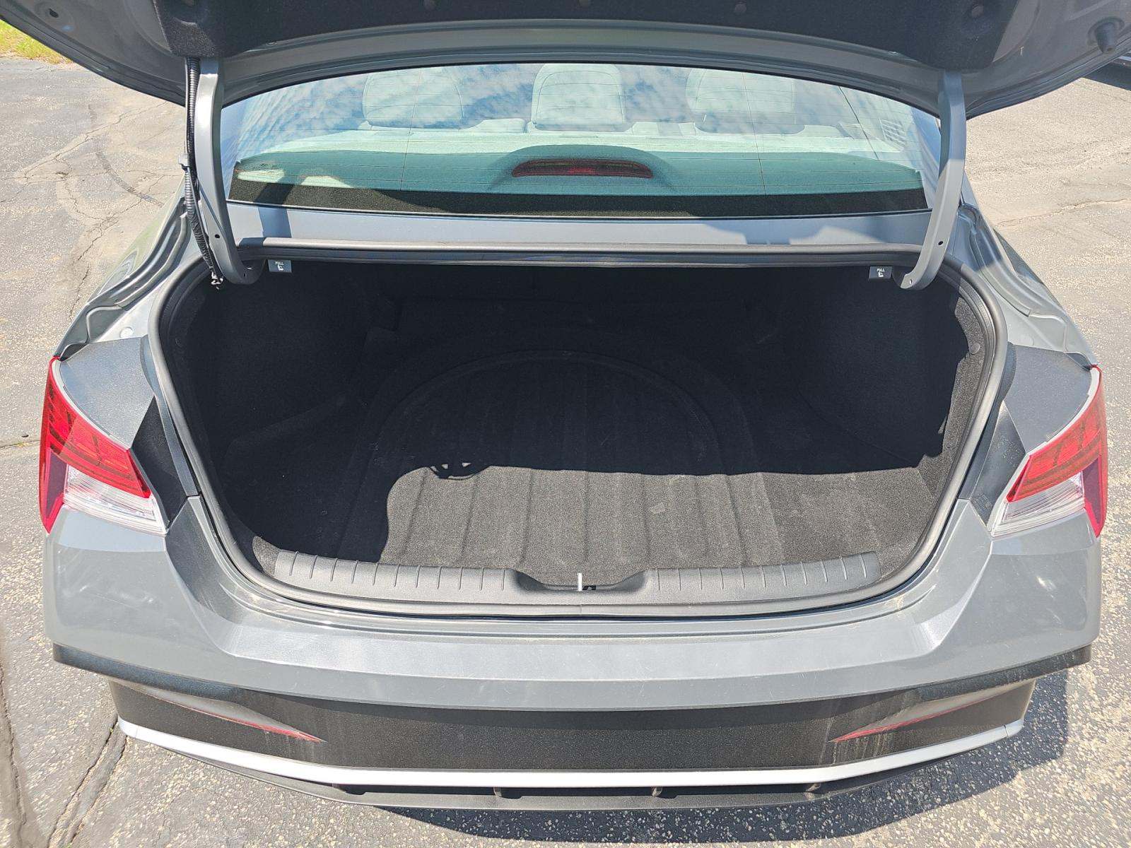 2025 Hyundai Elantra SEL Convenience FWD