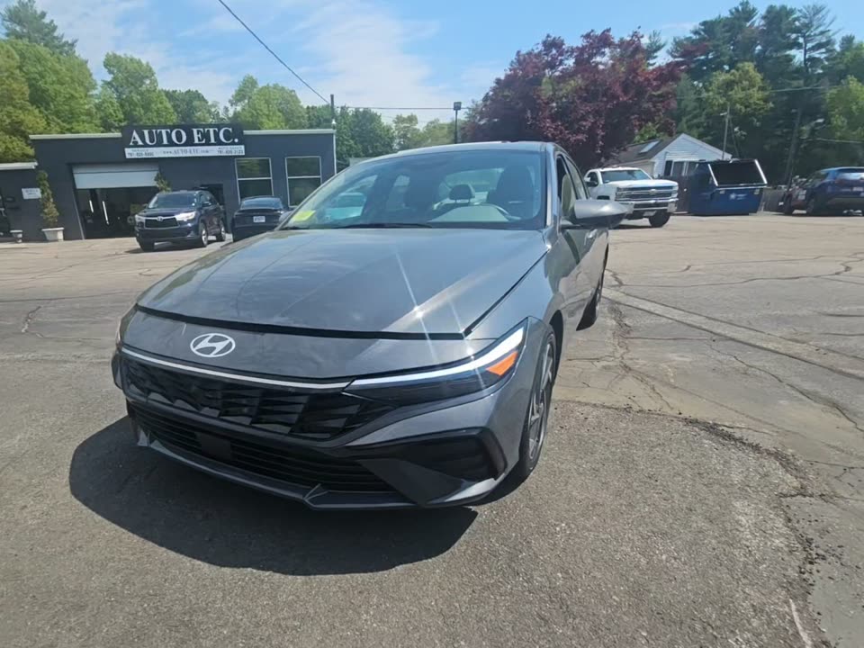 2025 Hyundai Elantra SEL Convenience FWD