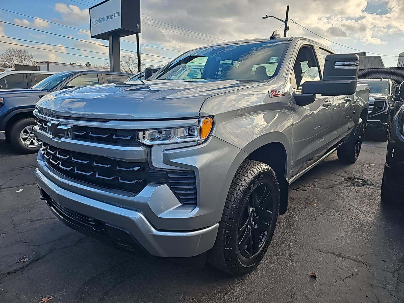2023 Chevrolet Silverado 1500 RST AWD