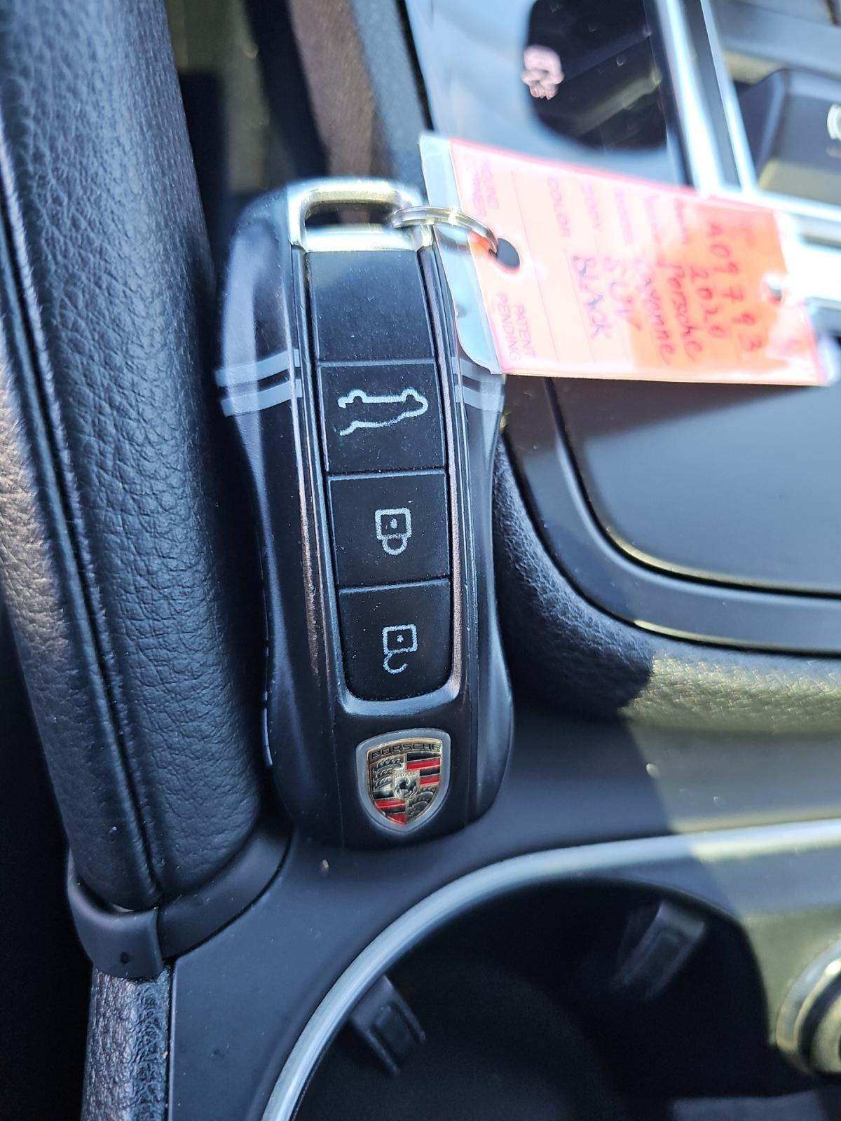 PORSCHE CAYENNE - 4