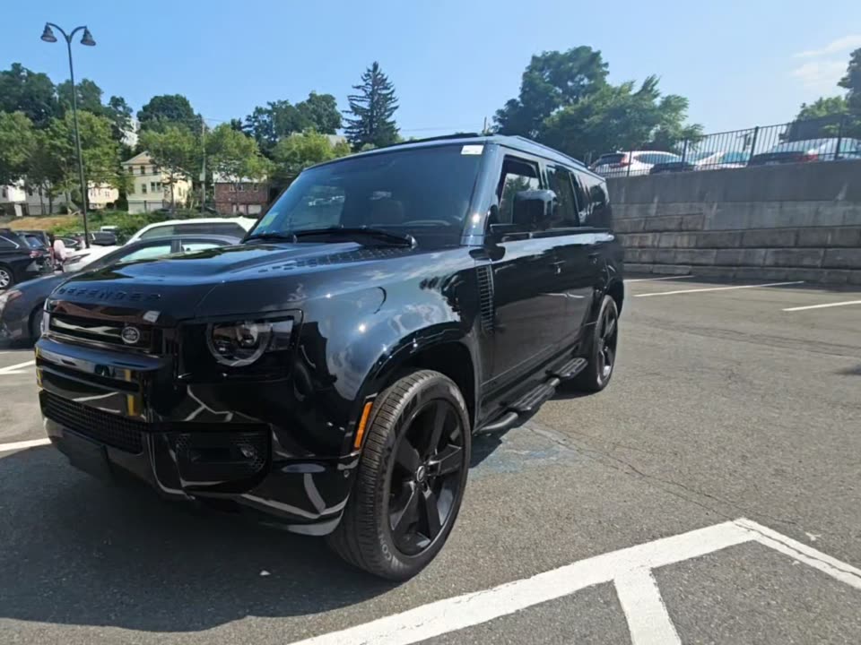 2025 Land Rover Defender 130 V8 AWD