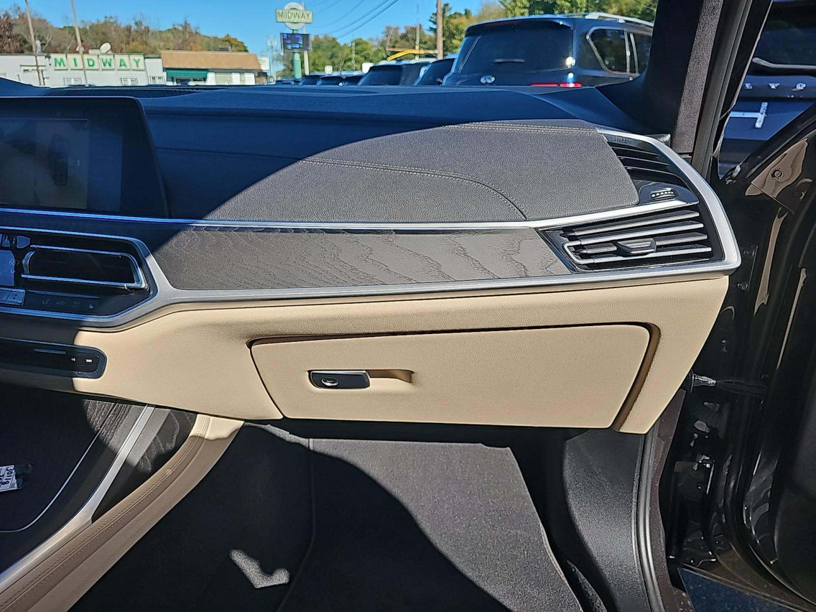 2022 BMW X7 xDrive40i AWD