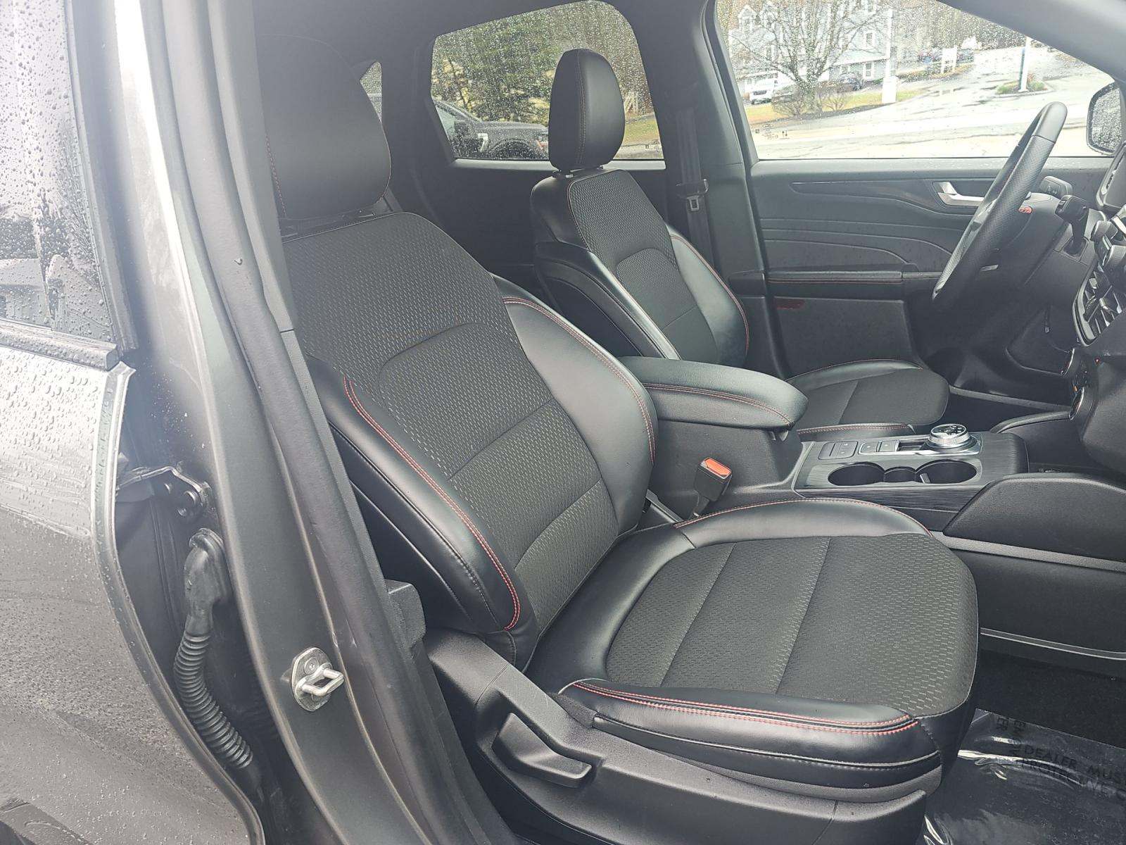 2025 Ford Escape ST-Line FWD