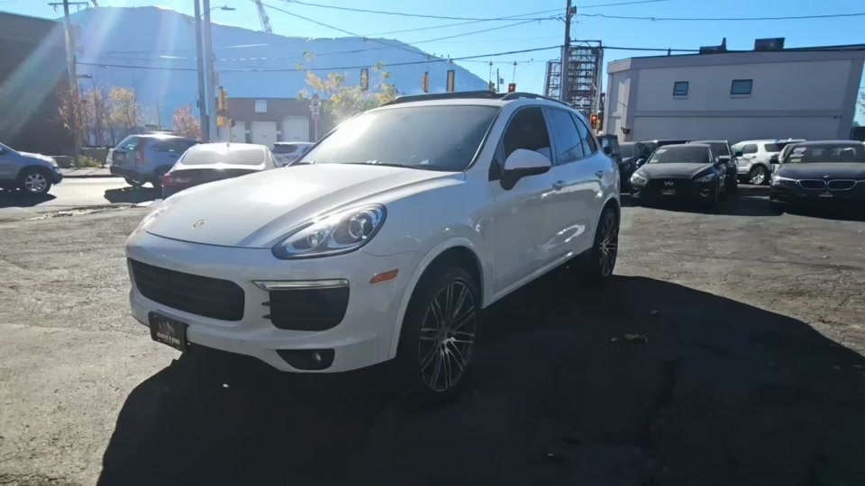 2017 Porsche Cayenne Platinum Edition