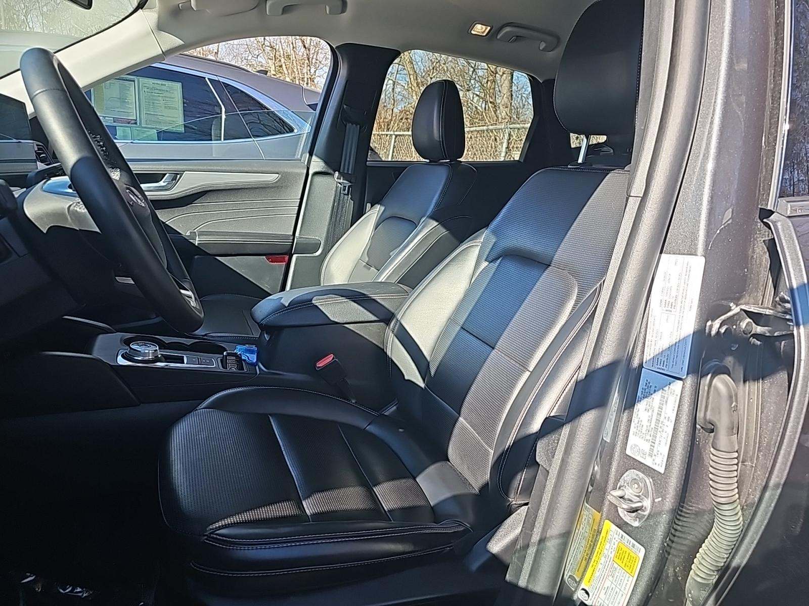 2025 Ford Escape Platinum AWD