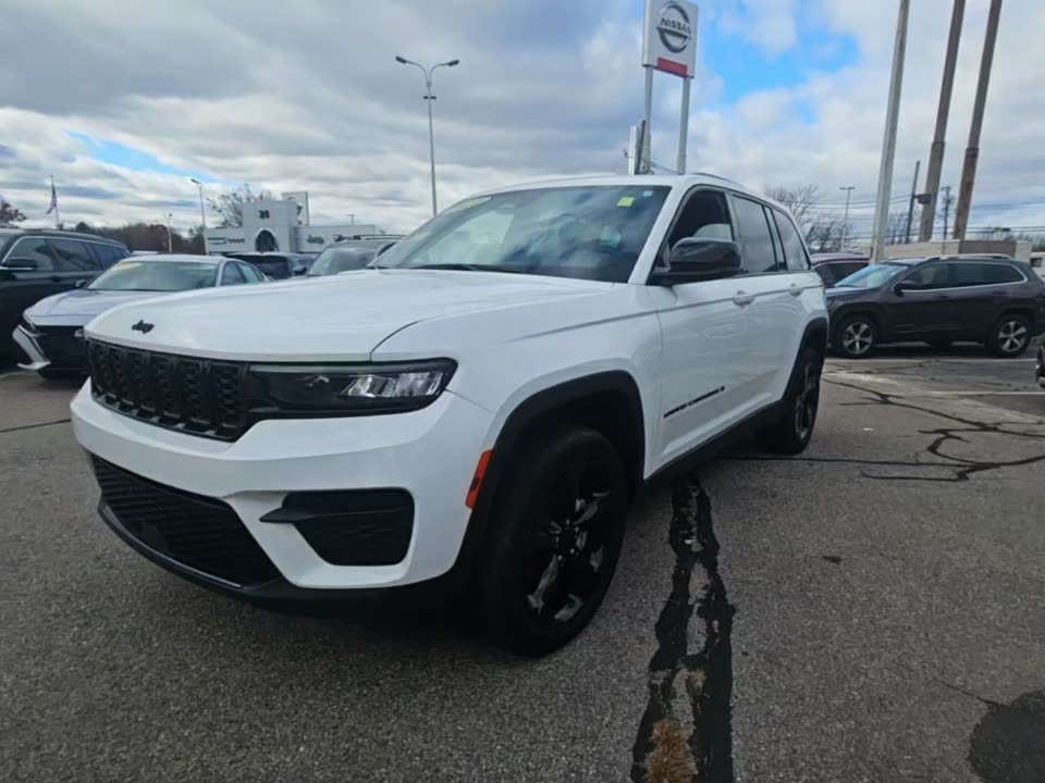 2023 Jeep Grand Cherokee Altitude AWD