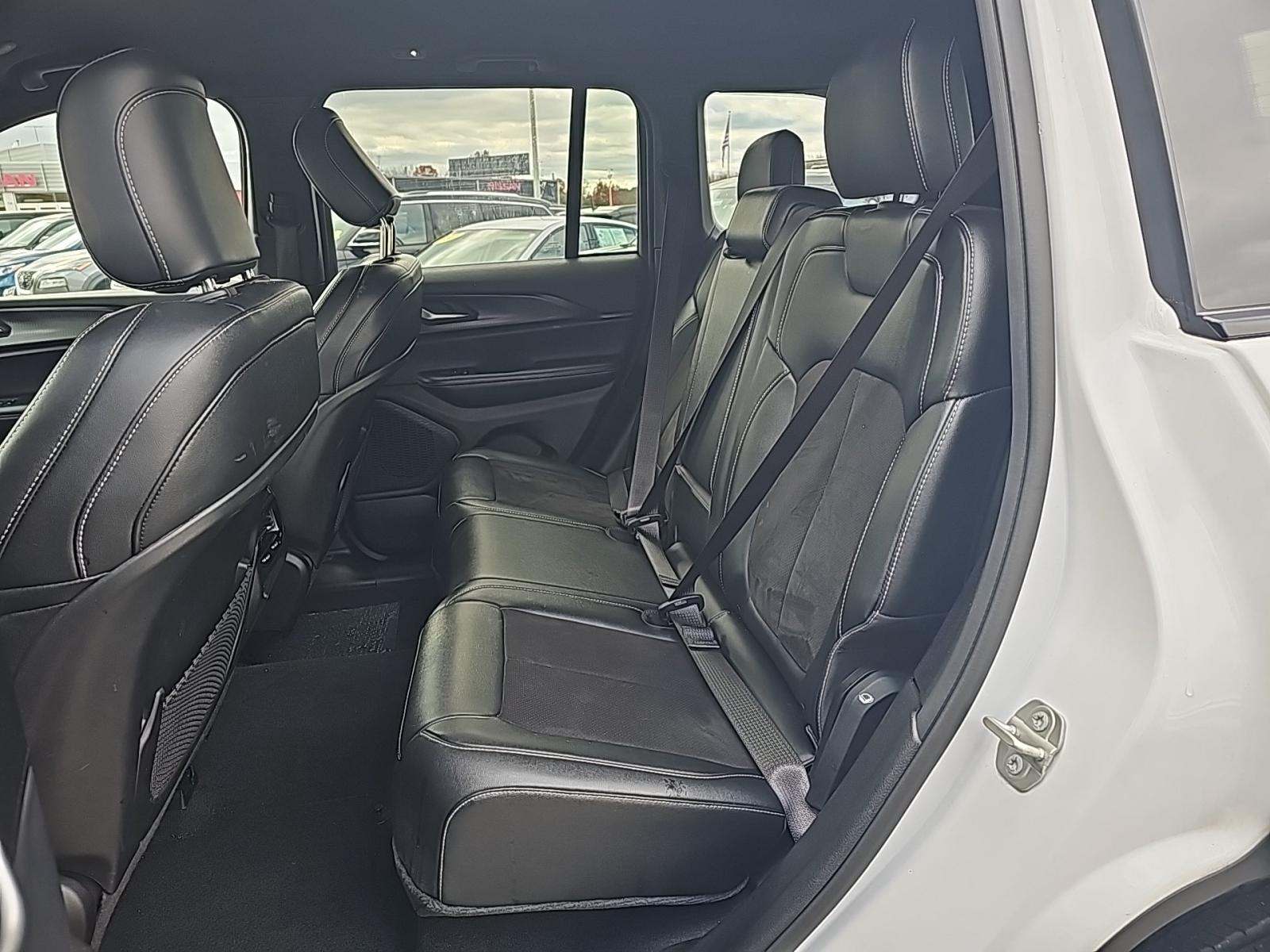 2023 Jeep Grand Cherokee Altitude AWD