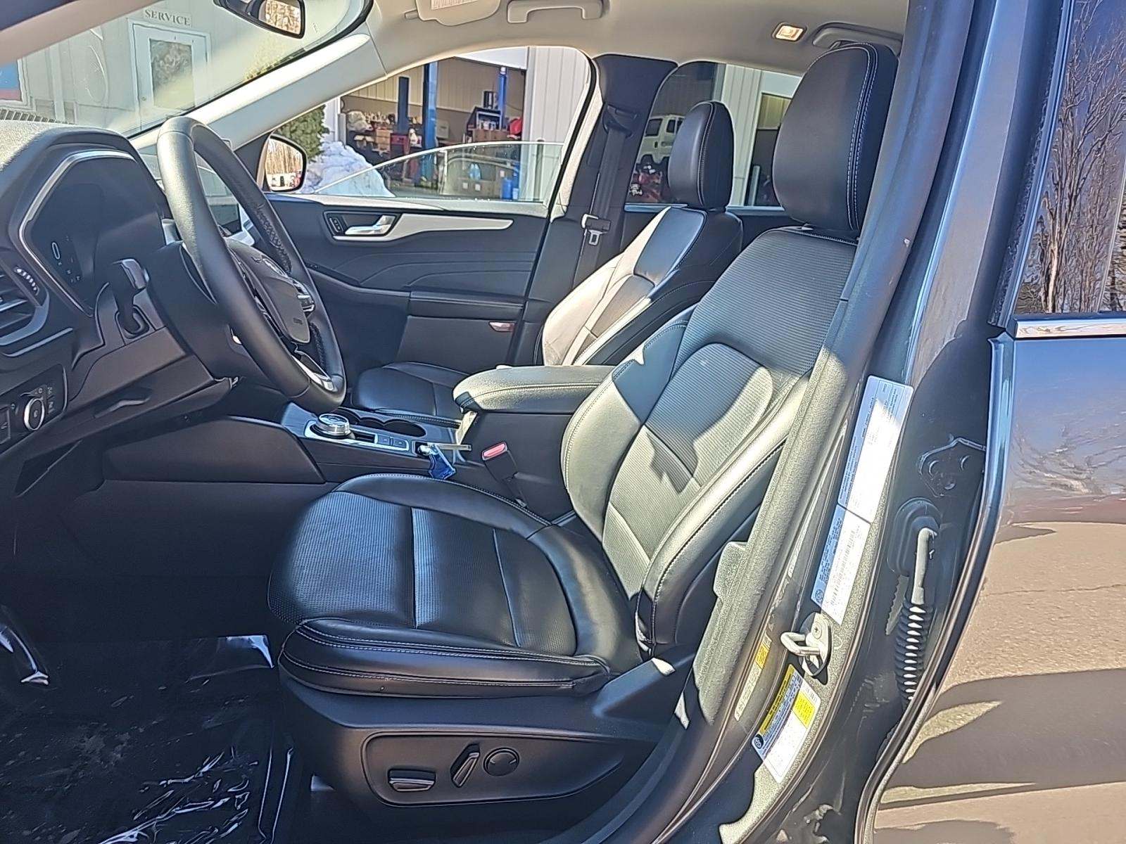 2025 Ford Escape Platinum AWD