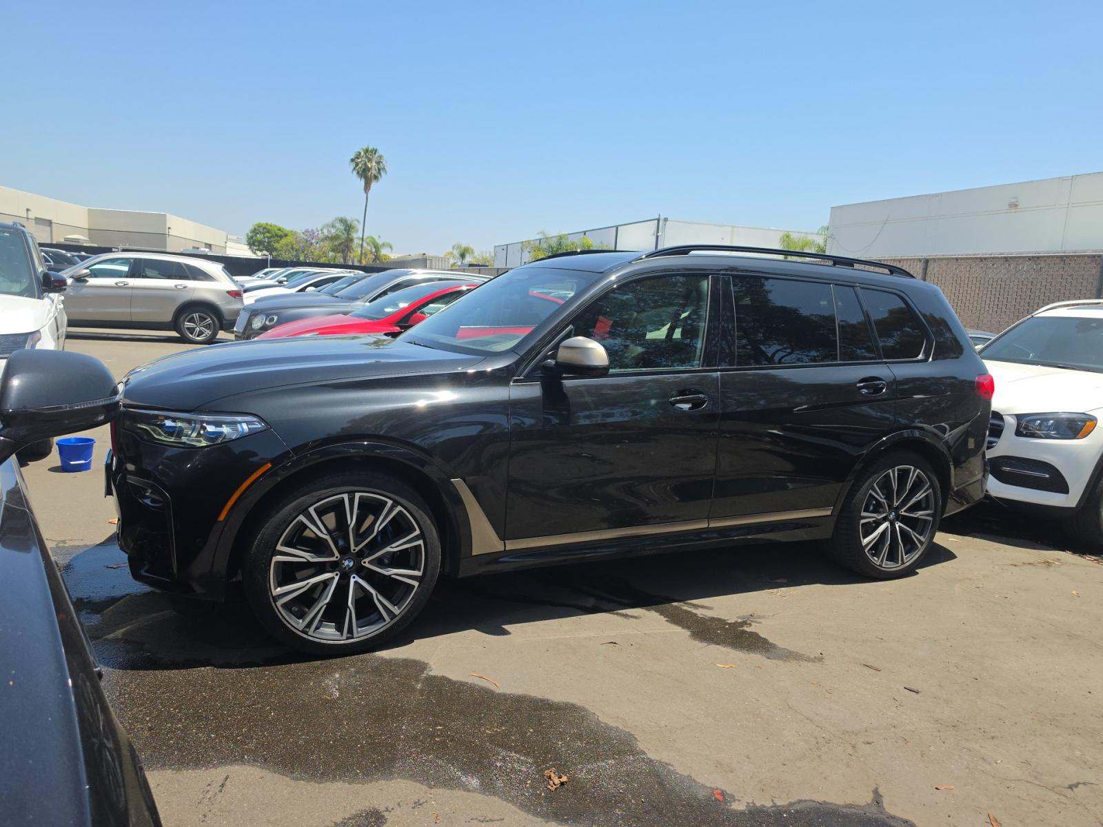 2022 BMW X7 M50i AWD
