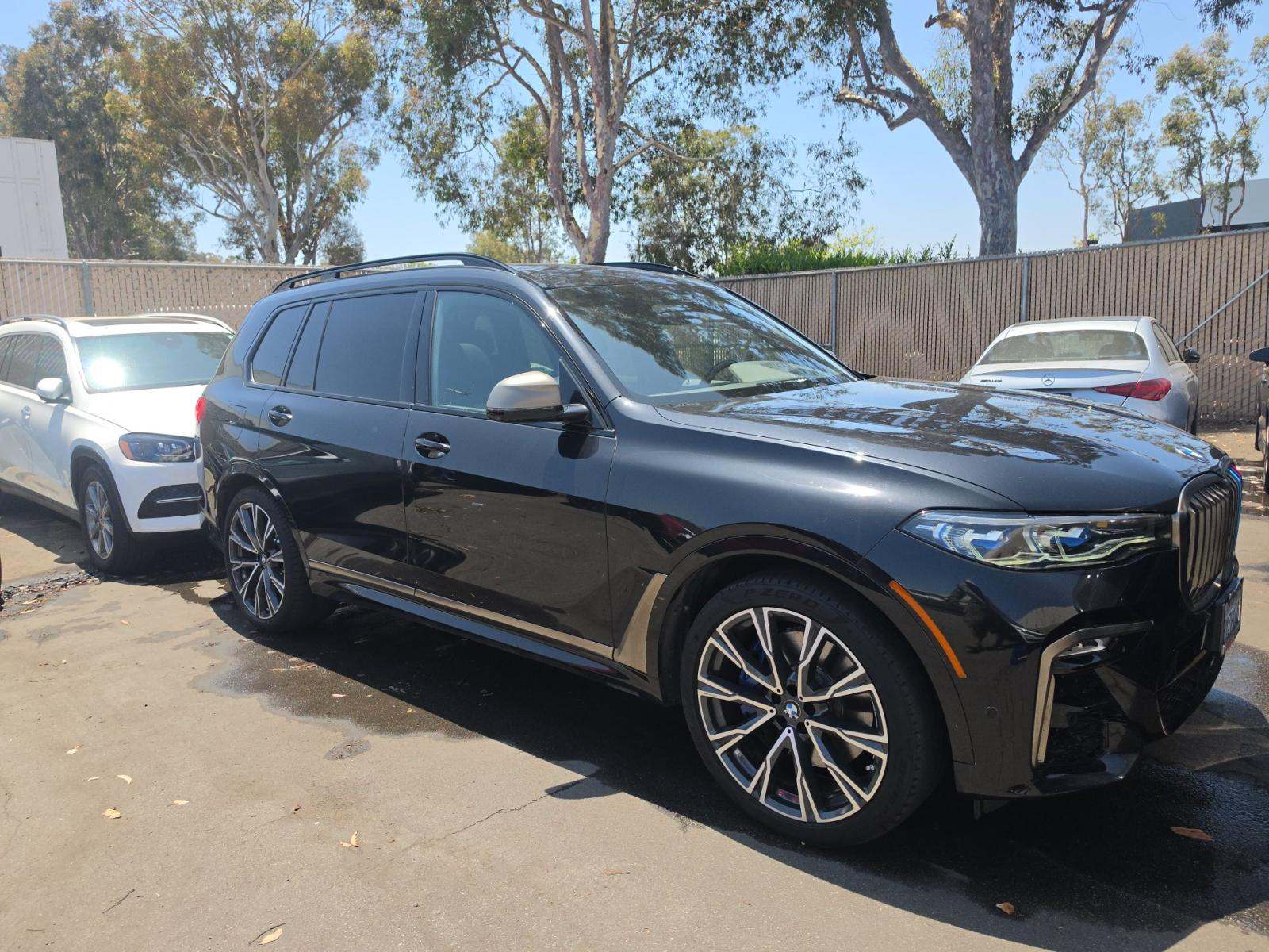 2022 BMW X7 M50i AWD