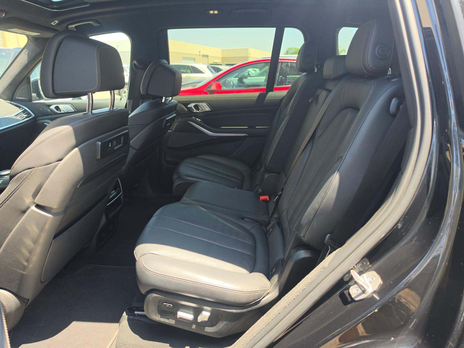 2022 BMW X7 M50i AWD