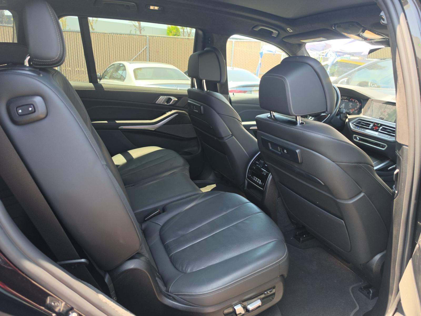 2022 BMW X7 M50i AWD