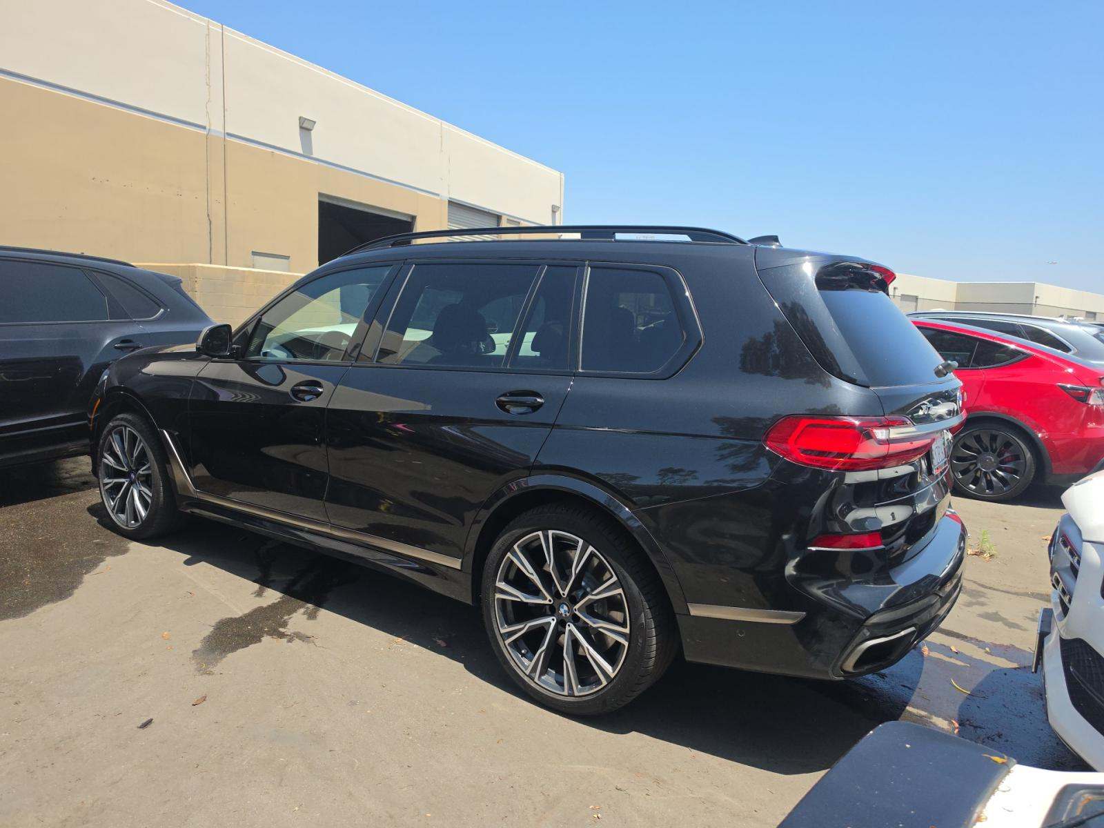 2022 BMW X7 M50i AWD