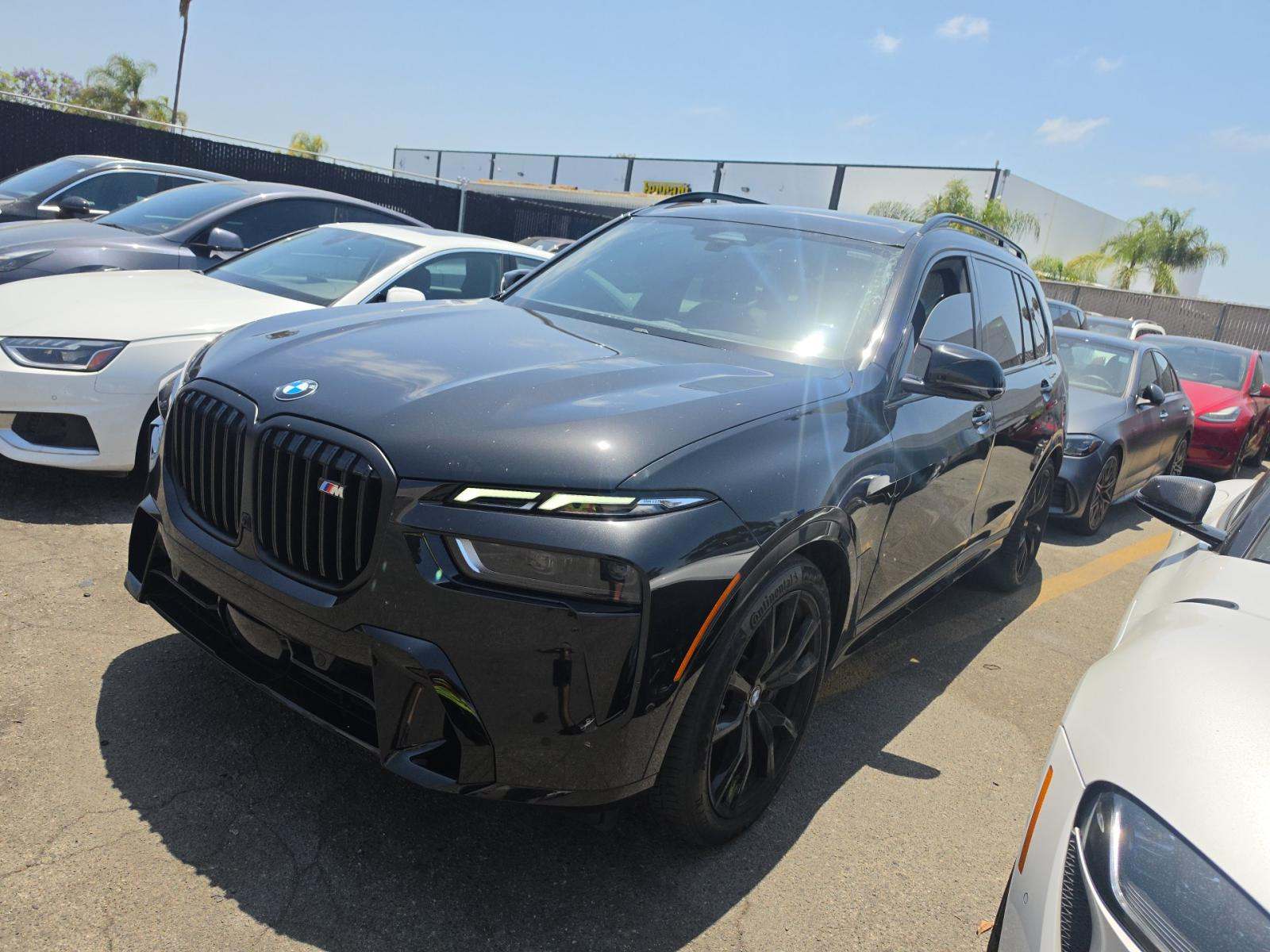 2025 BMW X7 M60i AWD
