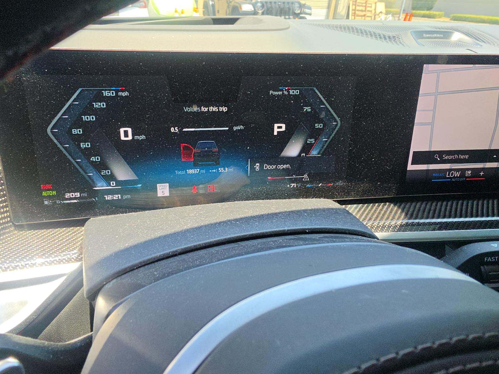 2025 BMW X7 M60i AWD