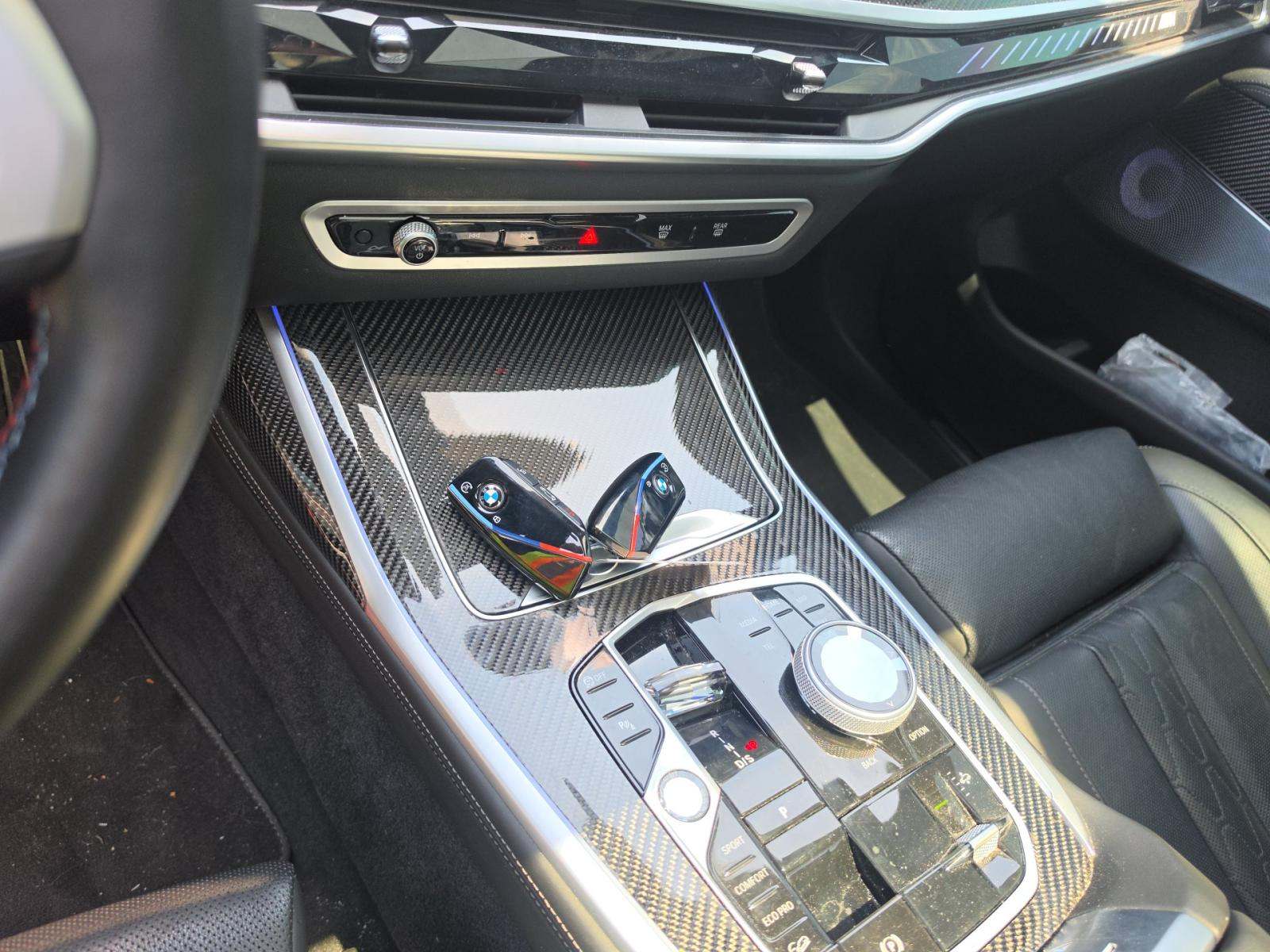2025 BMW X7 M60i AWD