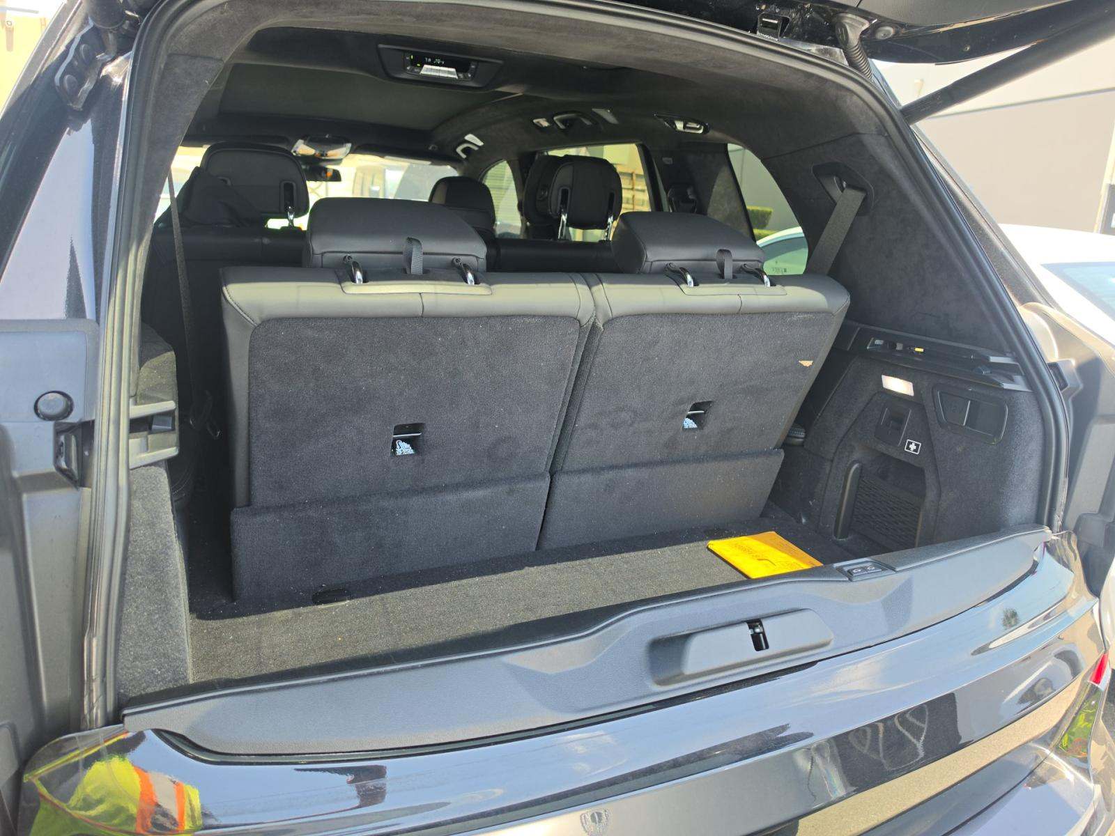 2025 BMW X7 M60i AWD