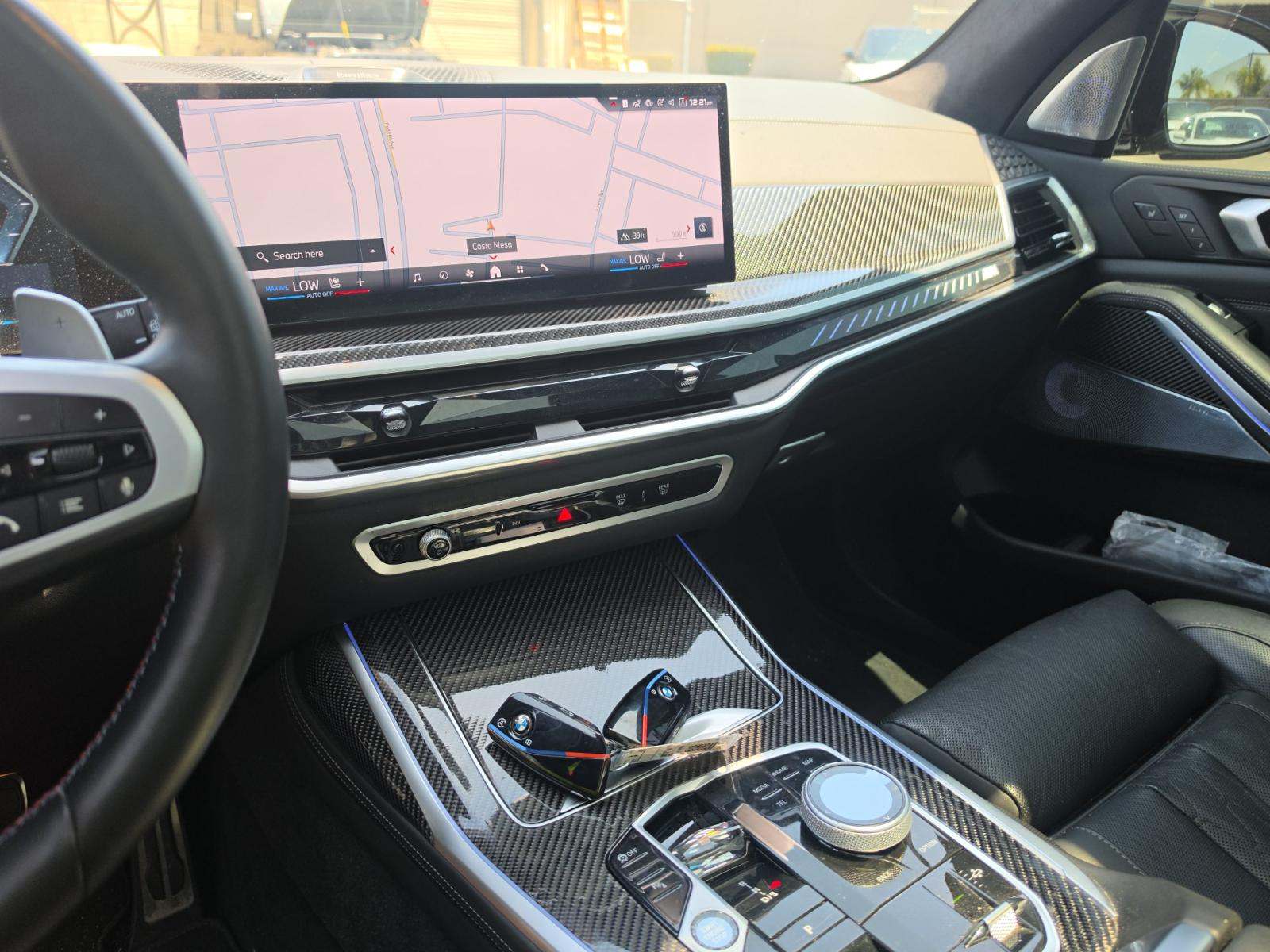 2025 BMW X7 M60i AWD