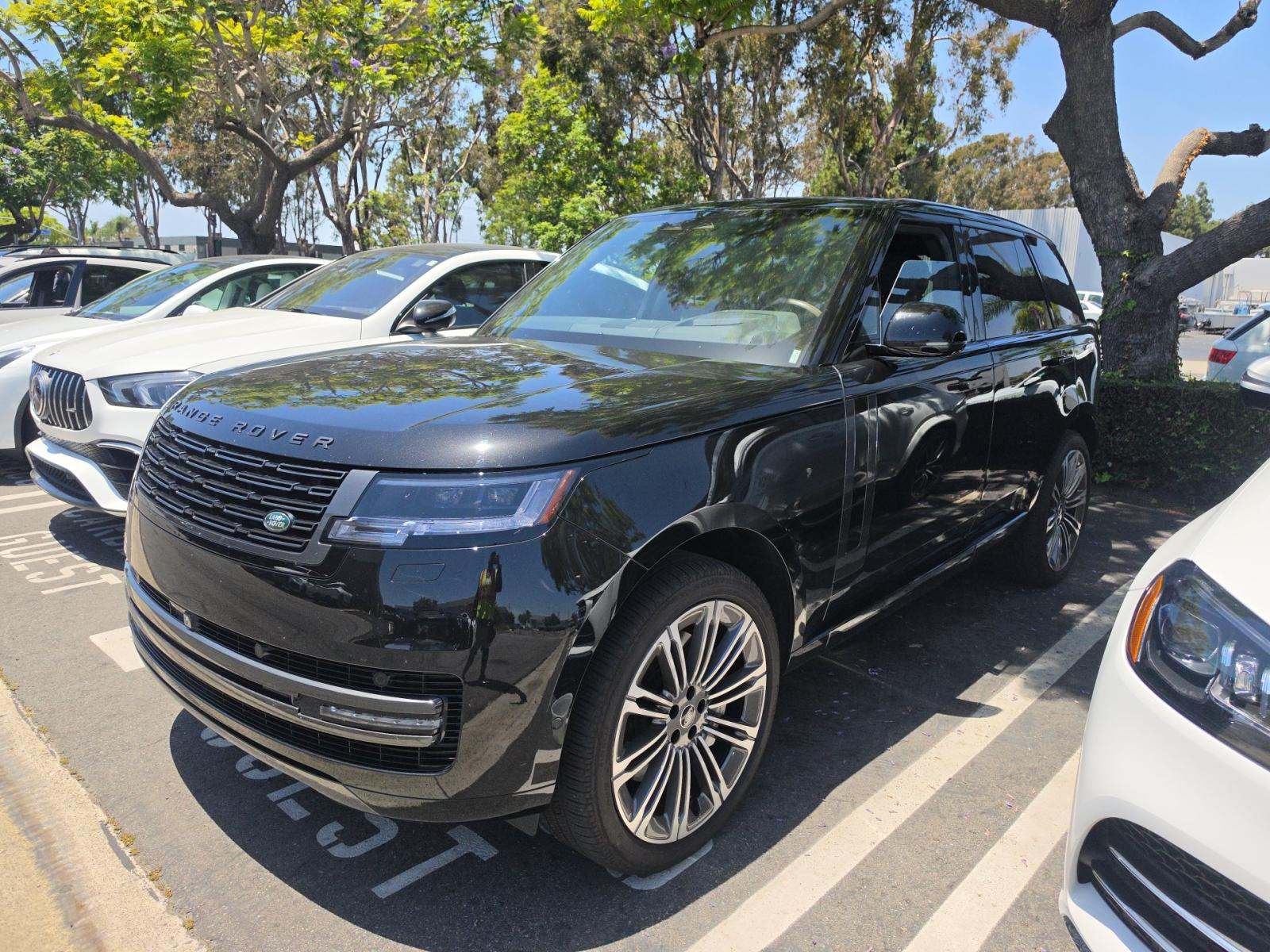 2025 Land Rover Range Rover SE AWD