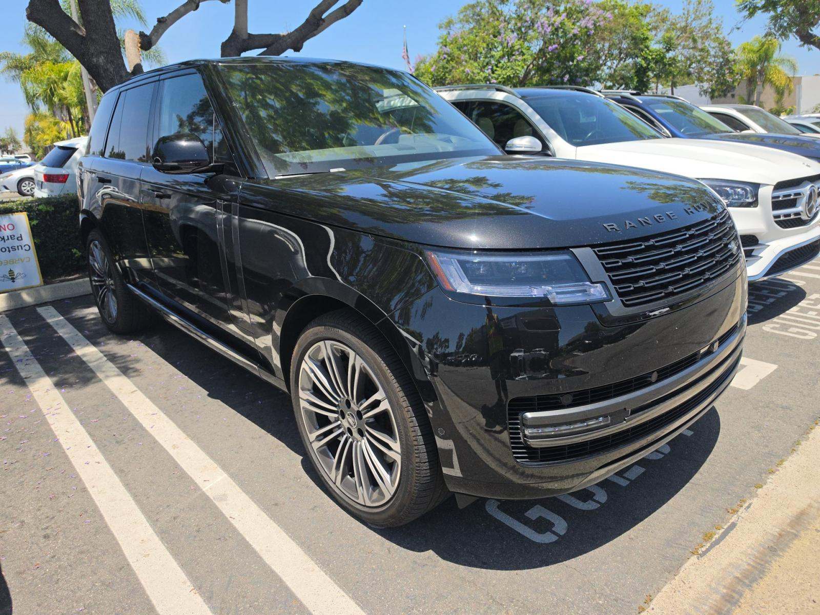 2025 Land Rover Range Rover SE AWD