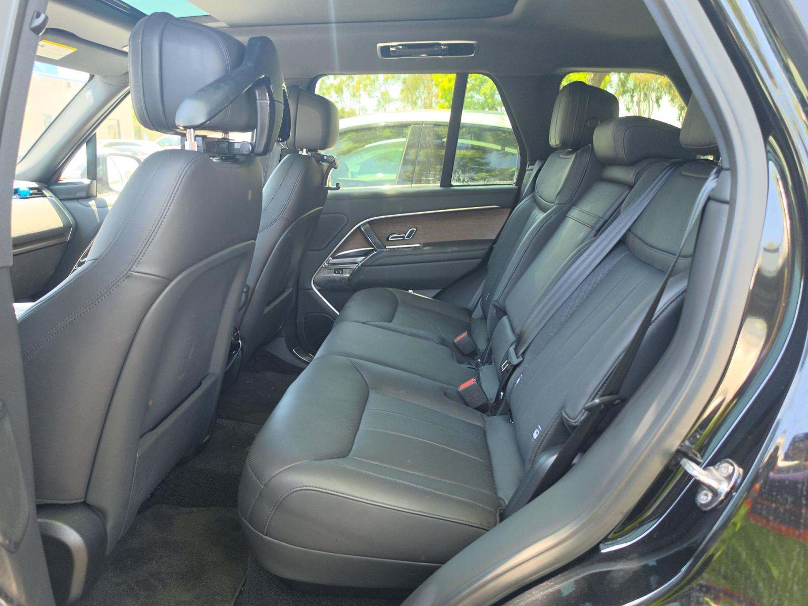 2025 Land Rover Range Rover SE AWD