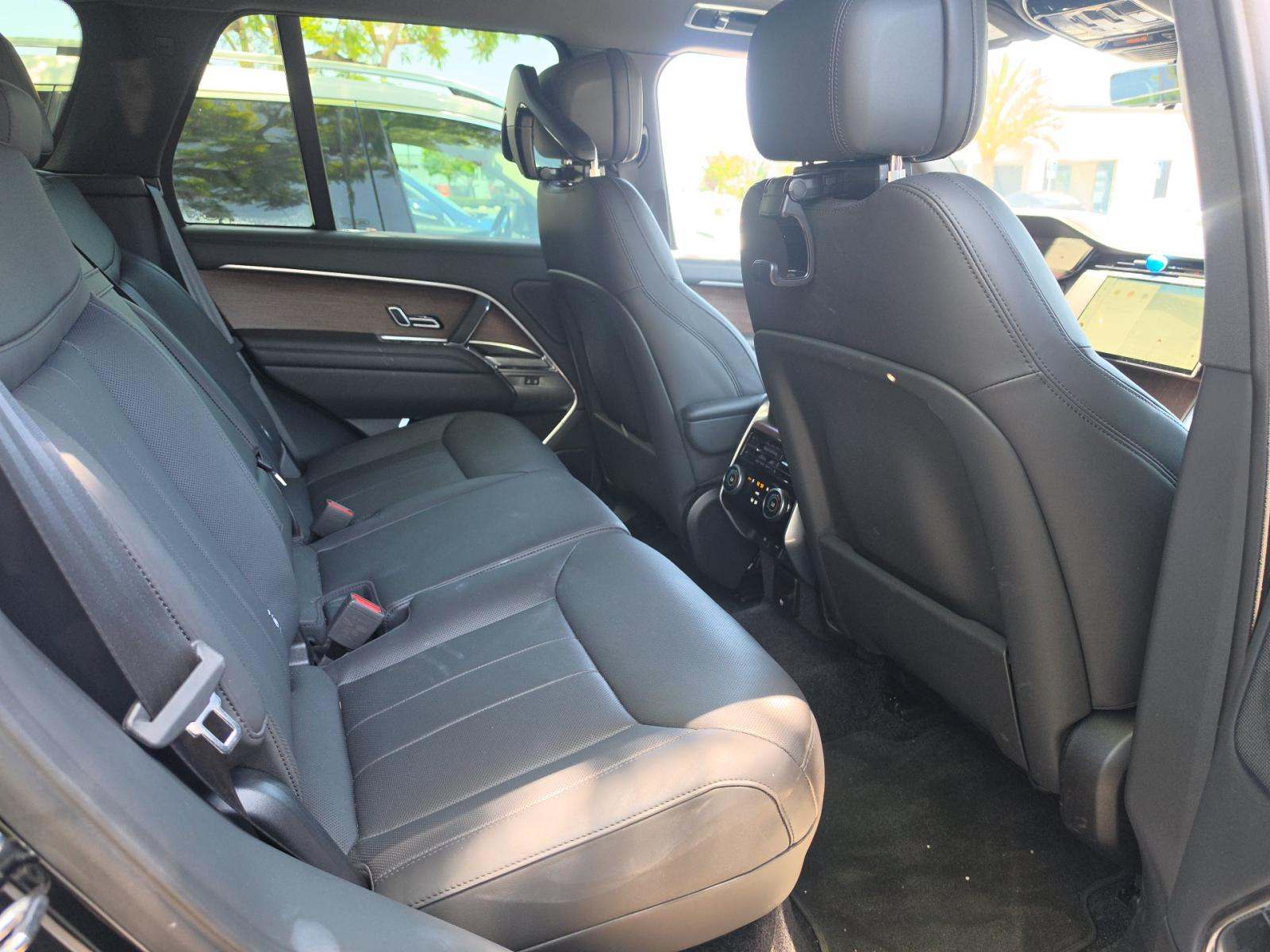 2025 Land Rover Range Rover SE AWD