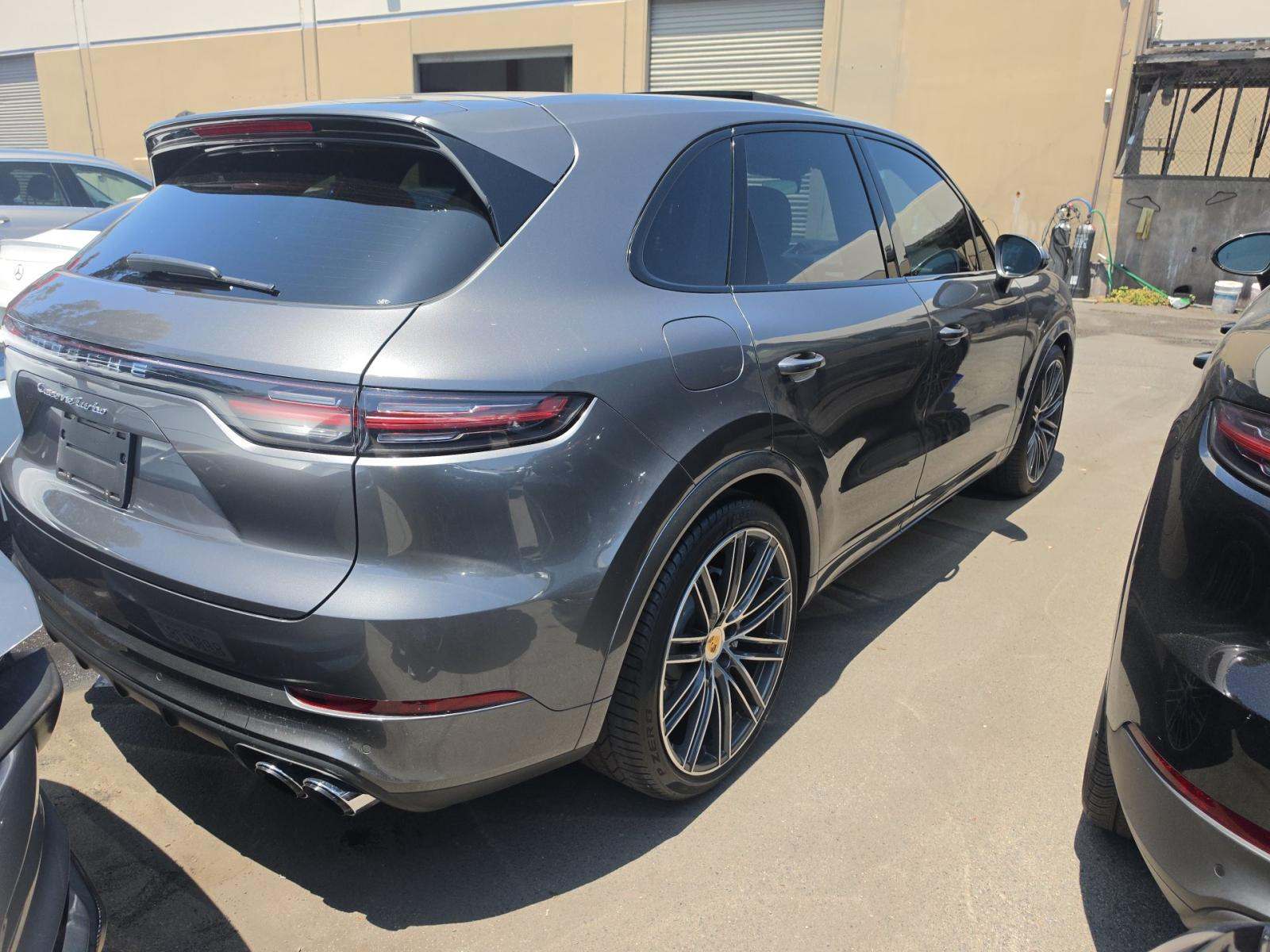 PORSCHE CAYENNE - 3