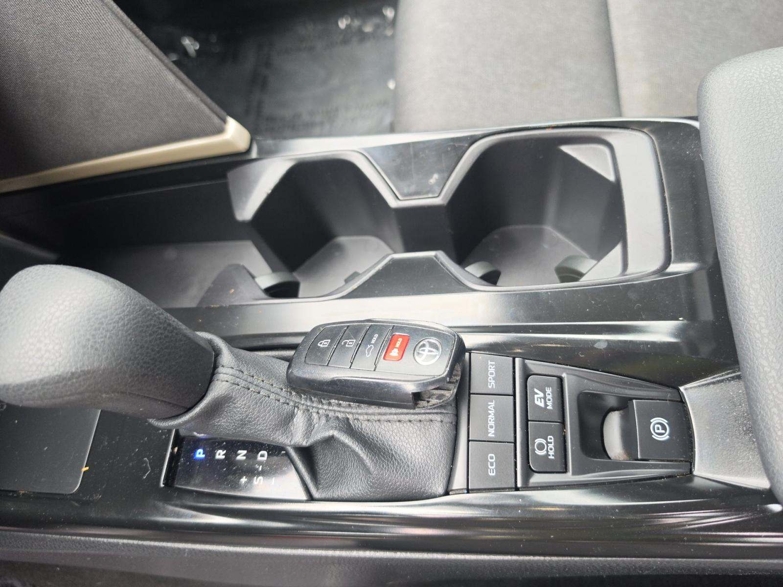 2025 Toyota Camry LE FWD