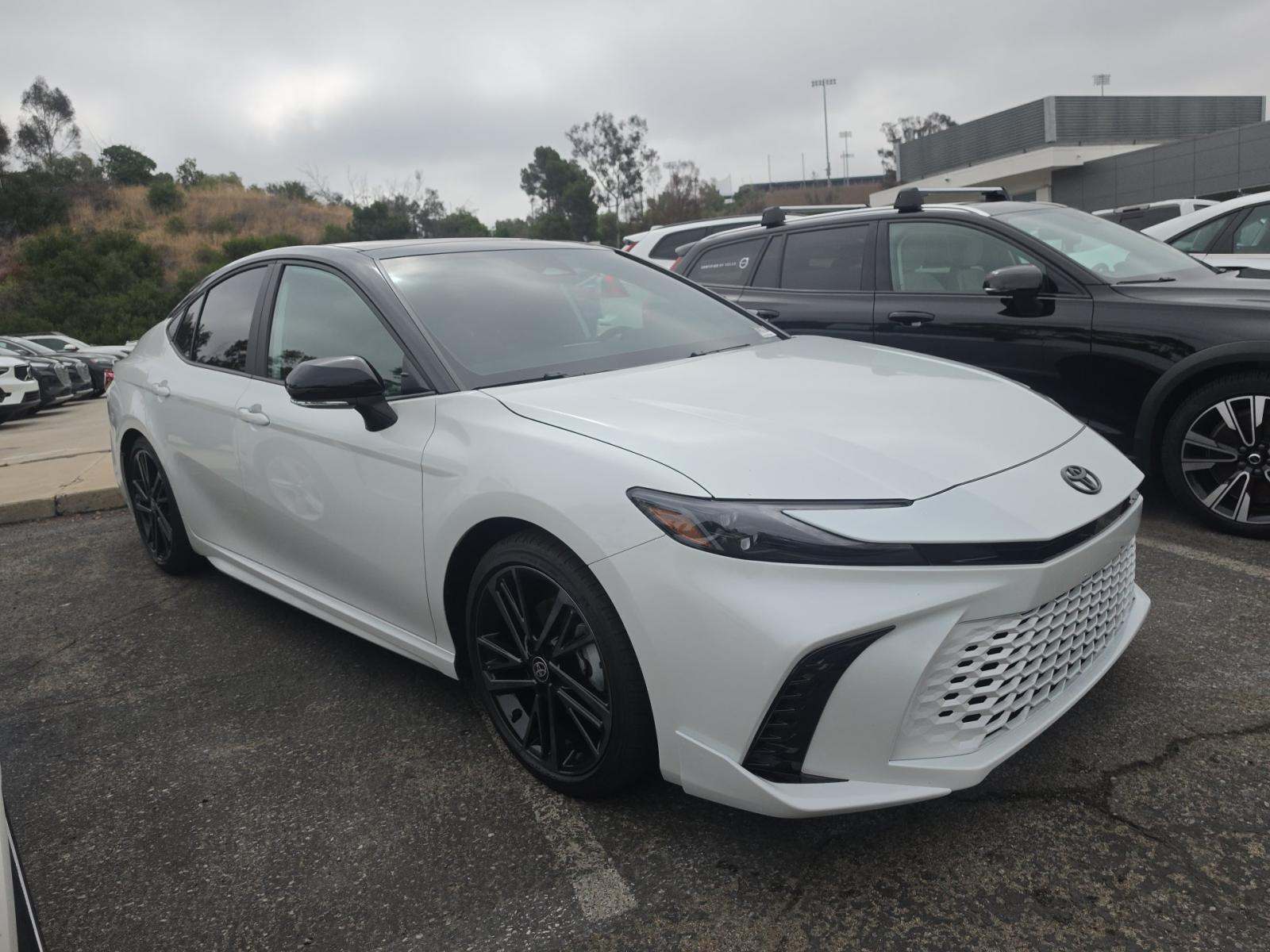 TOYOTA CAMRY - 4