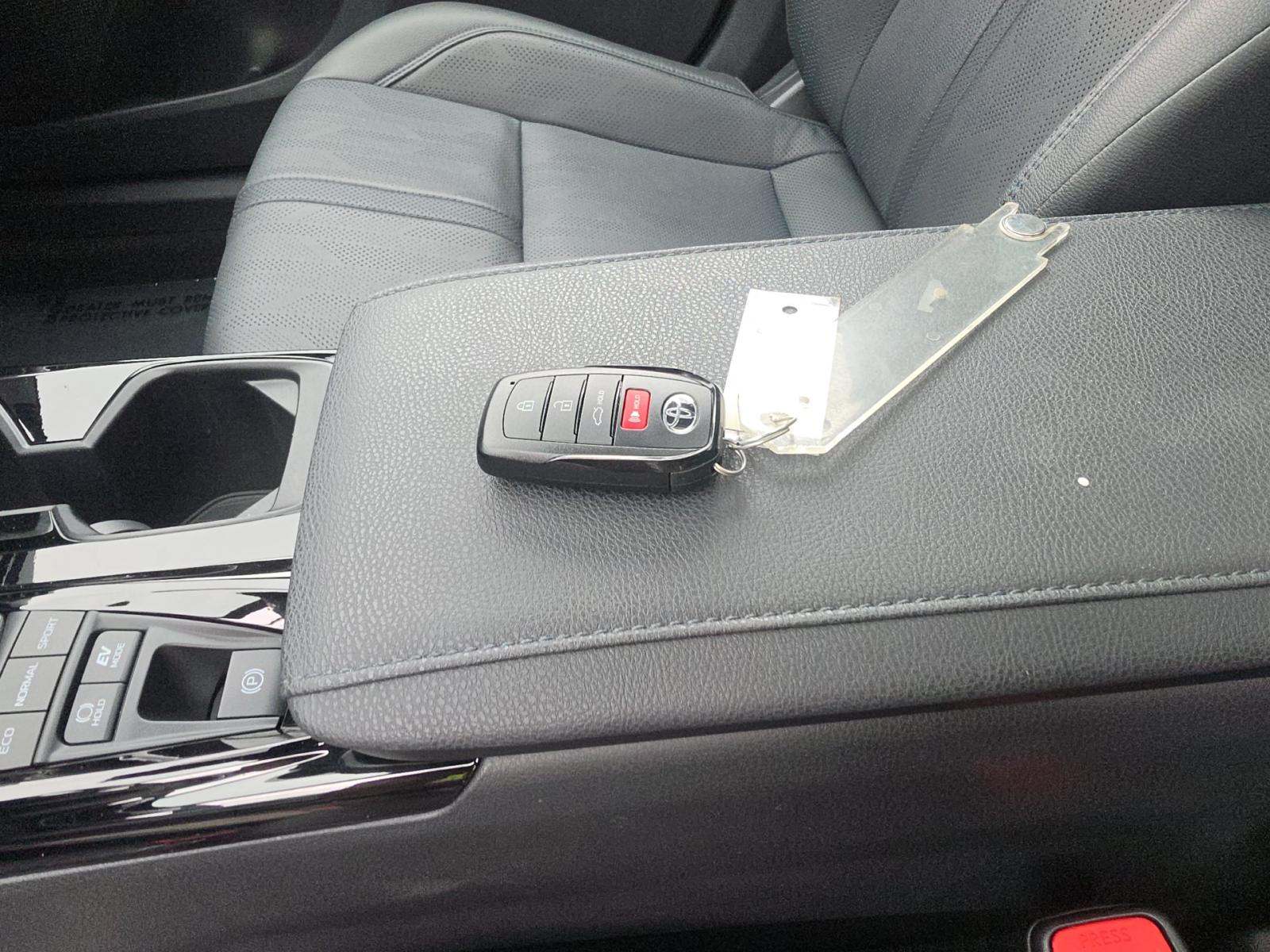 TOYOTA CAMRY - 8