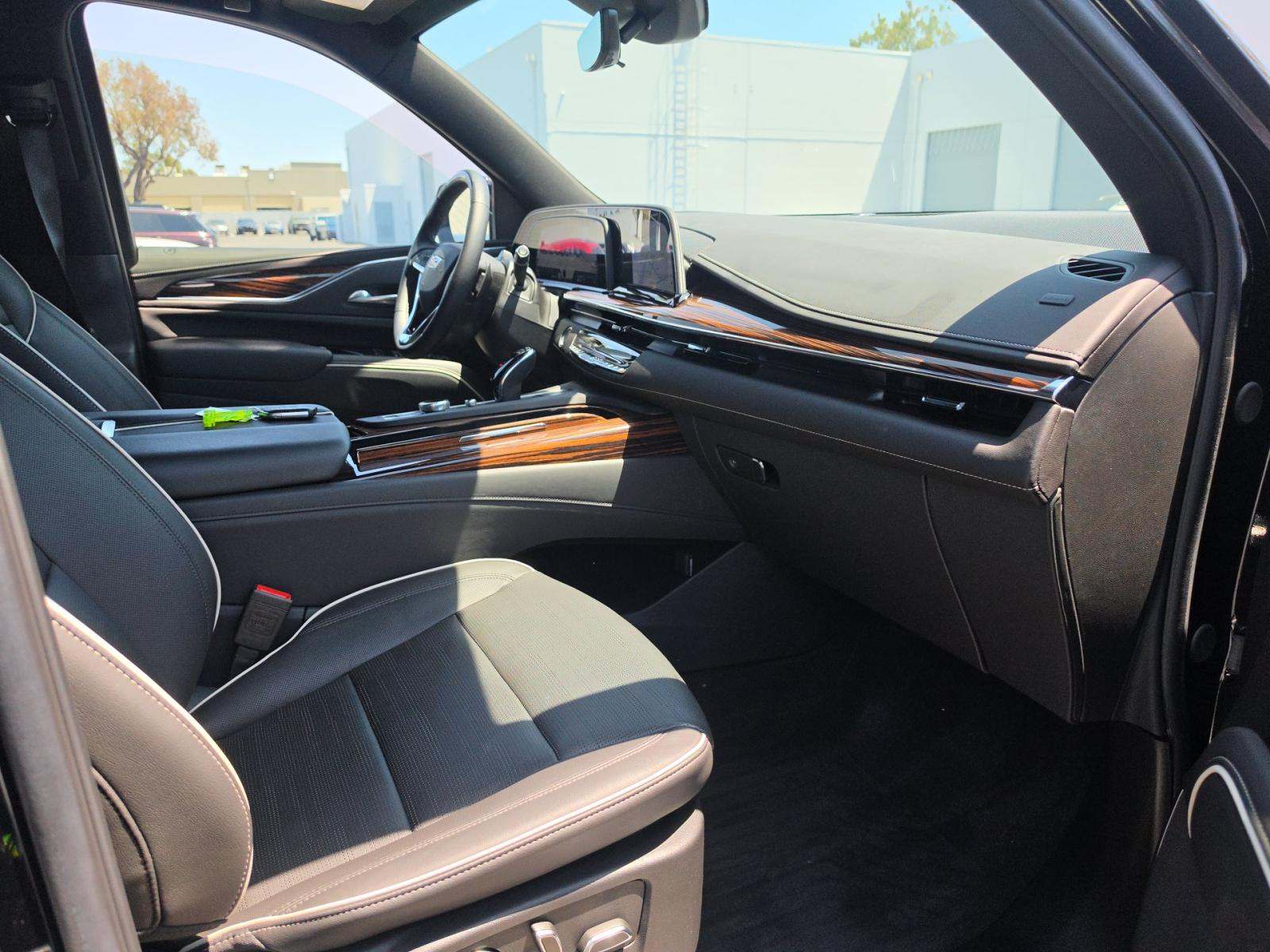 2024 Cadillac Escalade ESV Premium Luxury AWD