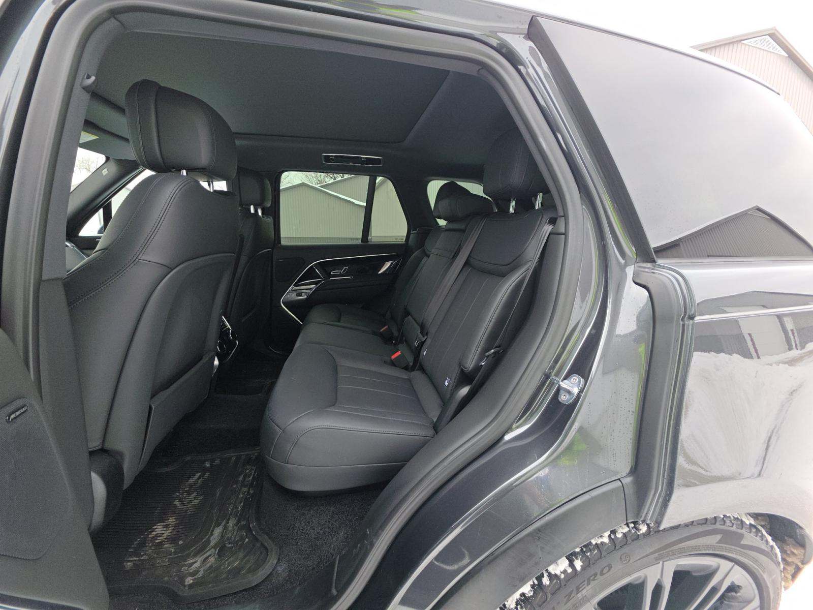 2023 Land Rover Range Rover SE AWD