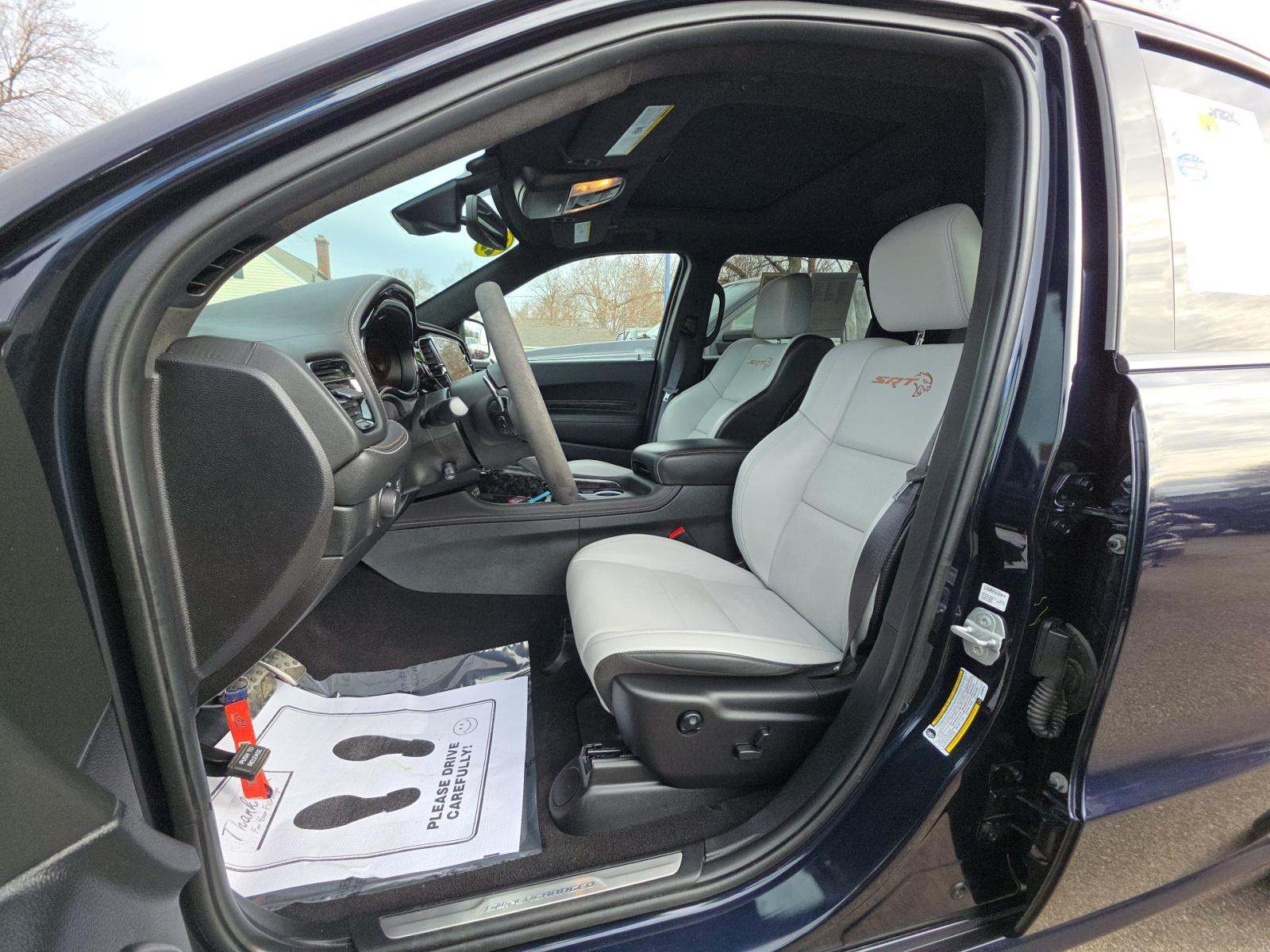 DODGE CHALLENGER - 6