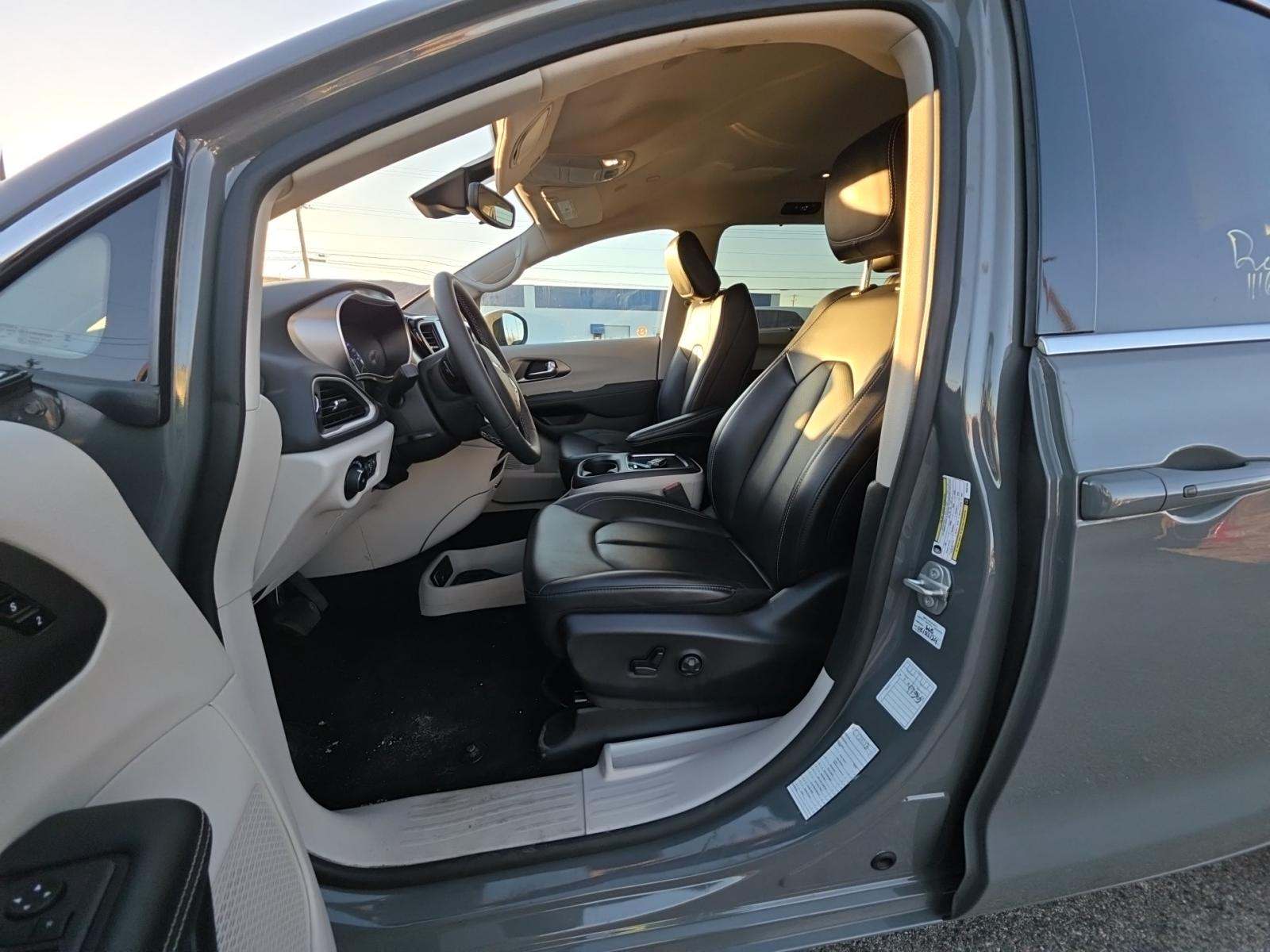 2023 Chrysler Pacifica Touring L FWD