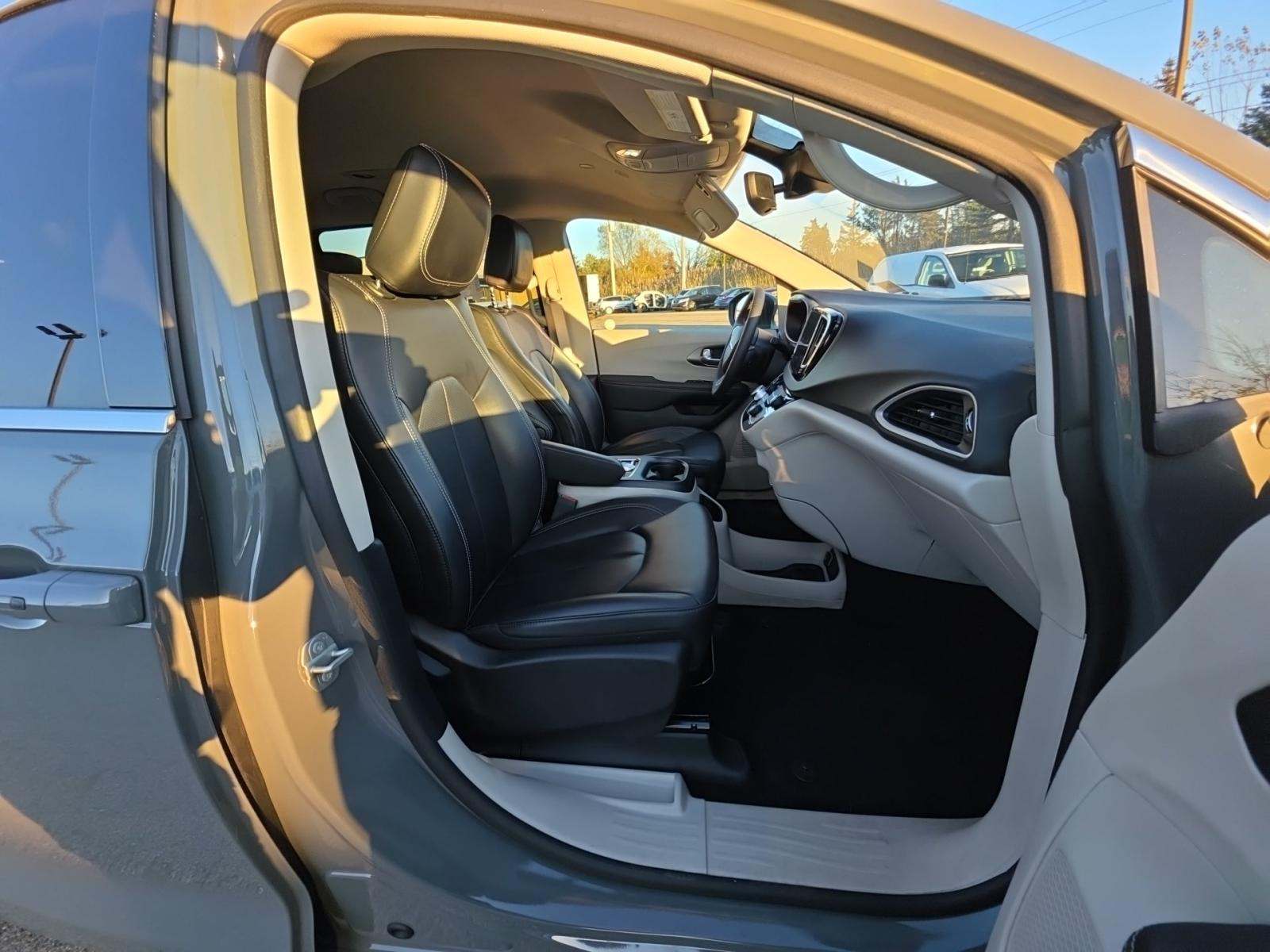 2023 Chrysler Pacifica Touring L FWD