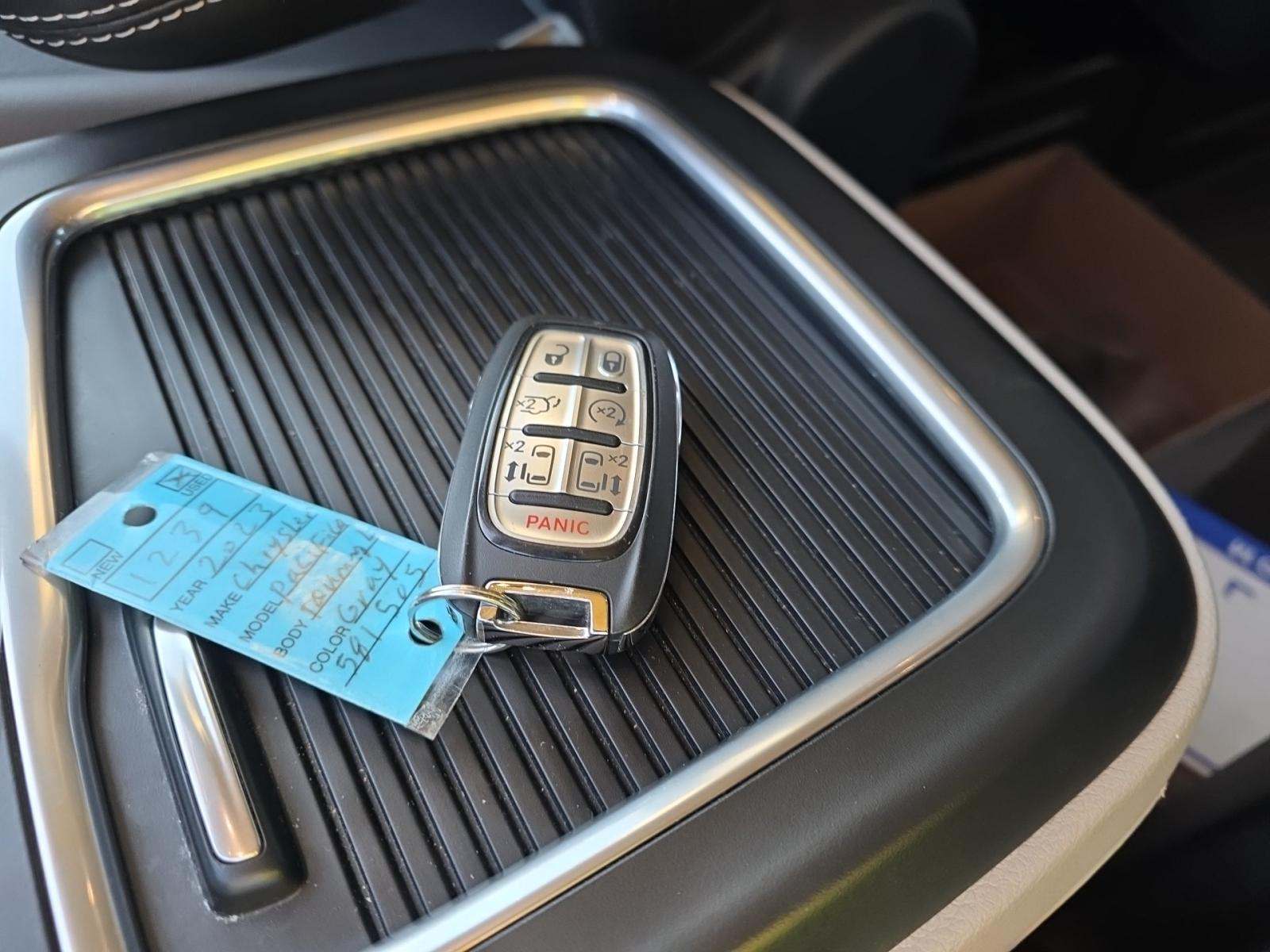 2023 Chrysler Pacifica Touring L FWD