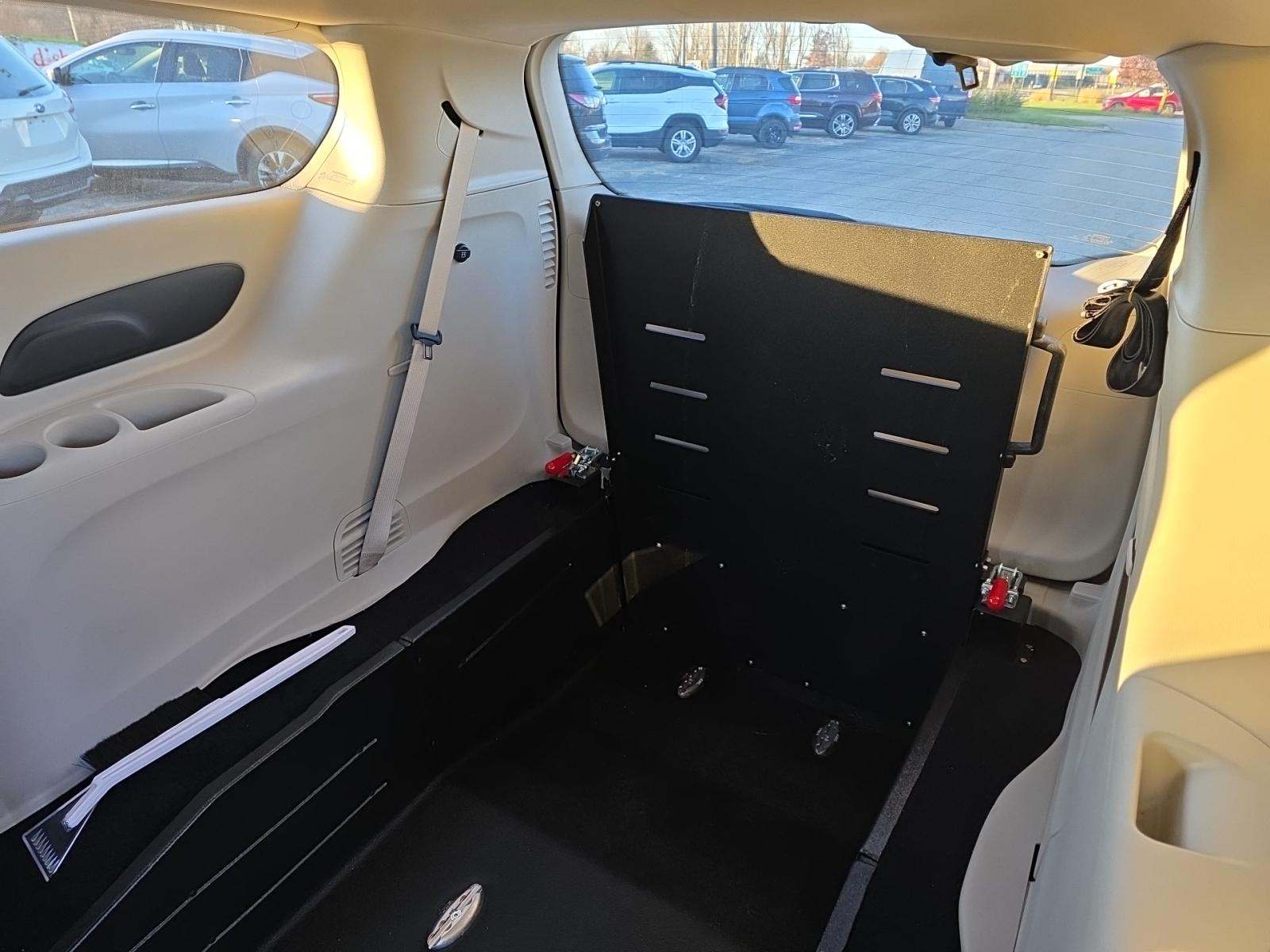 2023 Chrysler Pacifica Touring L FWD