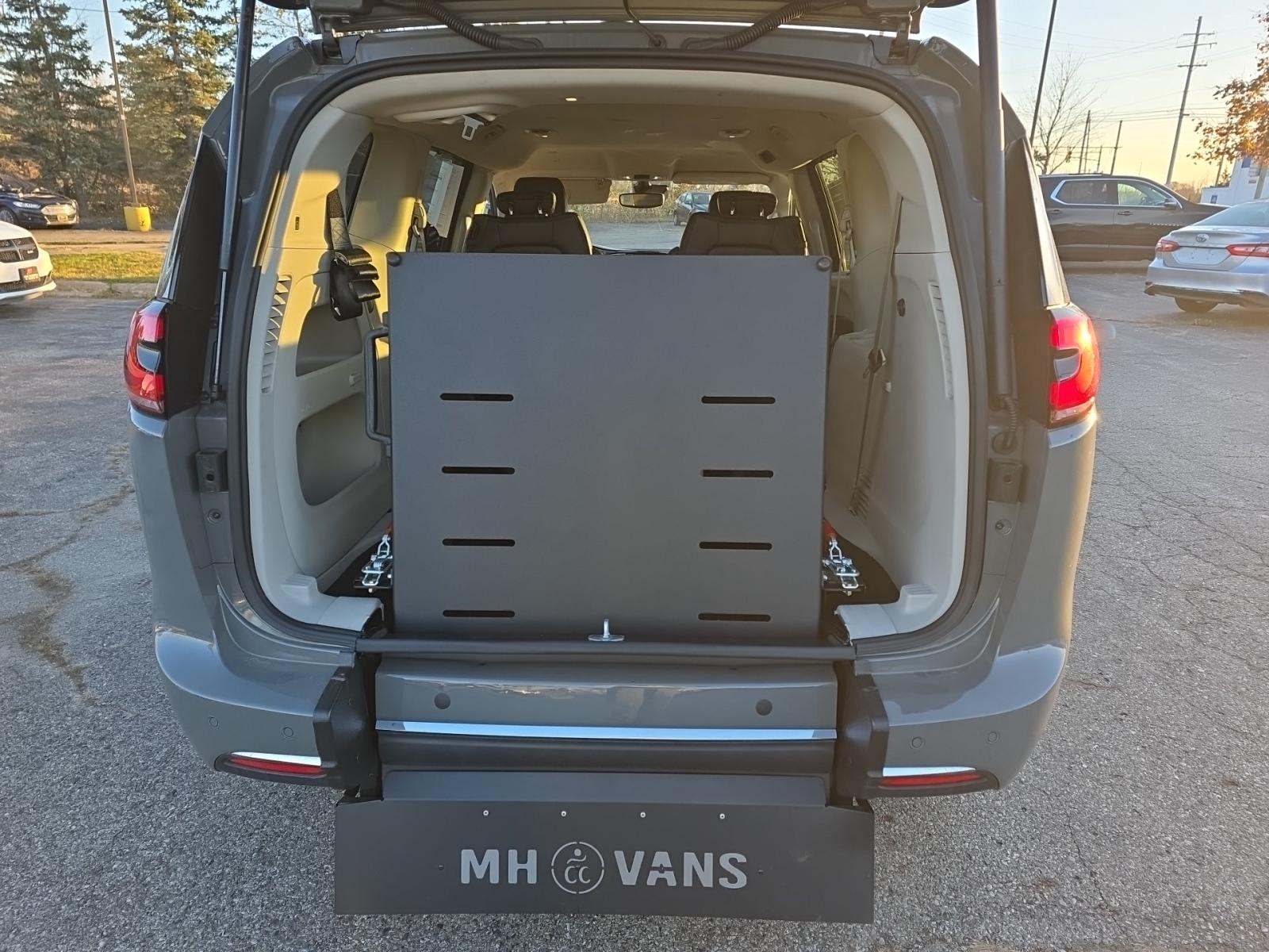 2023 Chrysler Pacifica Touring L FWD