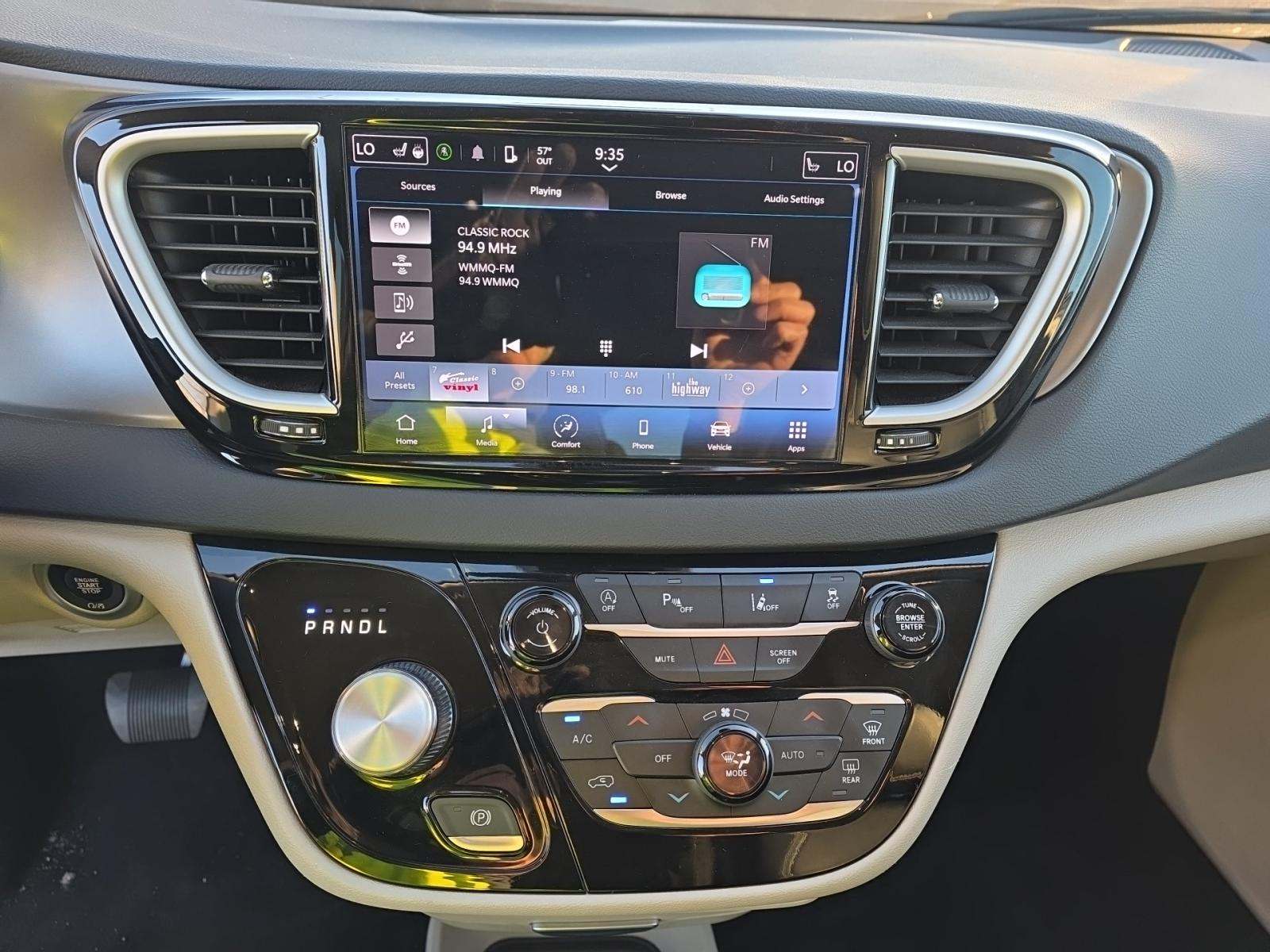 2023 Chrysler Pacifica Touring L FWD