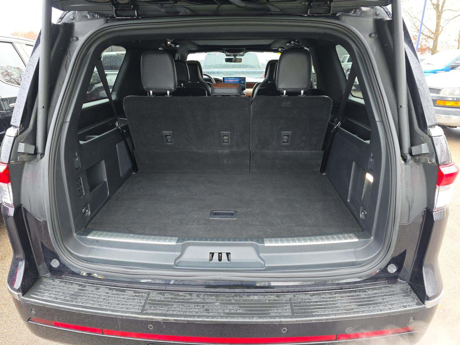 2023 Lincoln Navigator L Reserve AWD