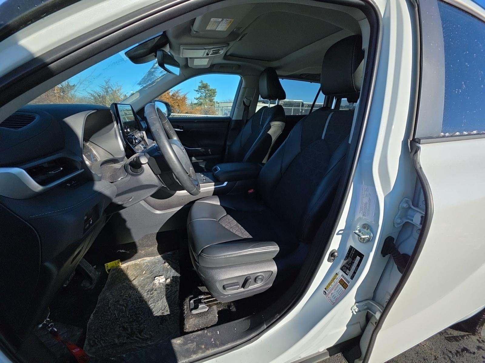 2024 Toyota Highlander Hybrid XLE Nightshade AWD