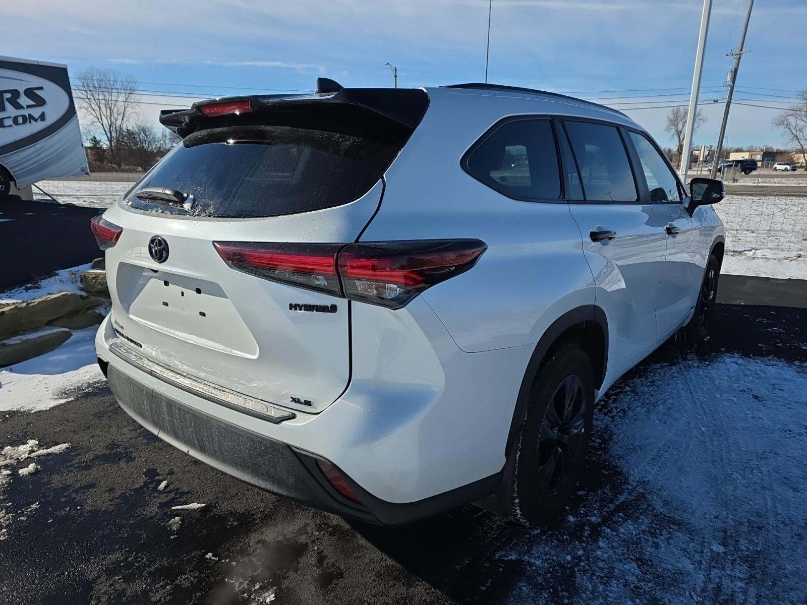 2024 Toyota Highlander Hybrid XLE Nightshade AWD