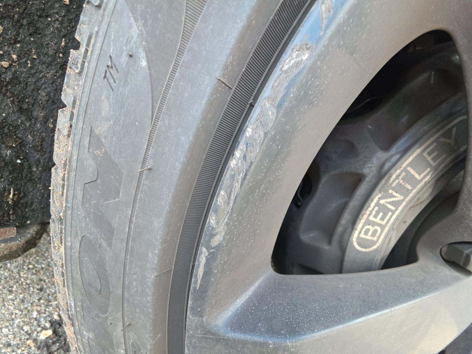 2019 Bentley Bentayga V8 AWD