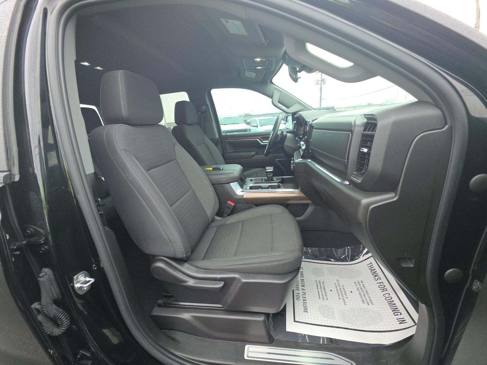 2024 Chevrolet Silverado 1500 RST AWD