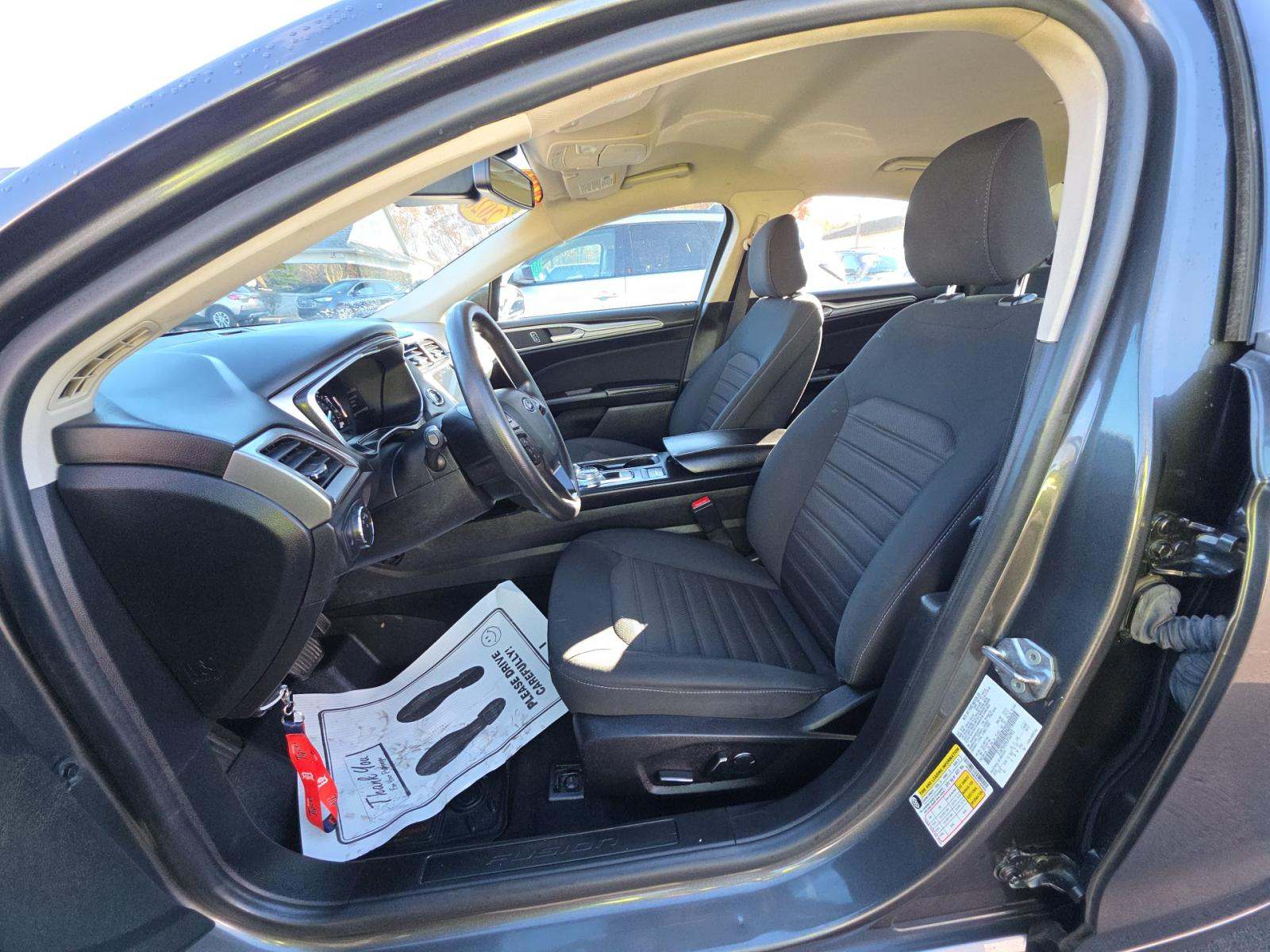 2020 Ford Fusion SE FWD