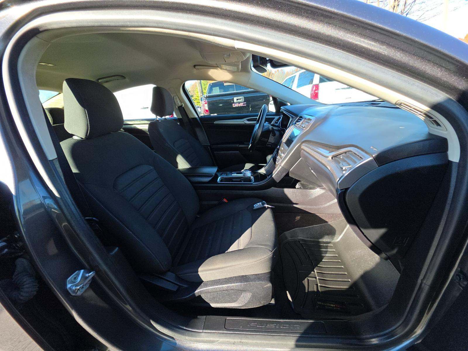 2020 Ford Fusion SE FWD