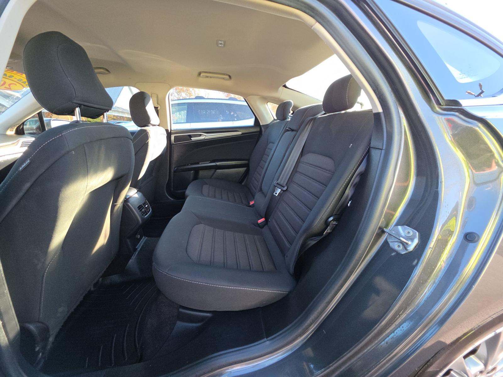 2020 Ford Fusion SE FWD