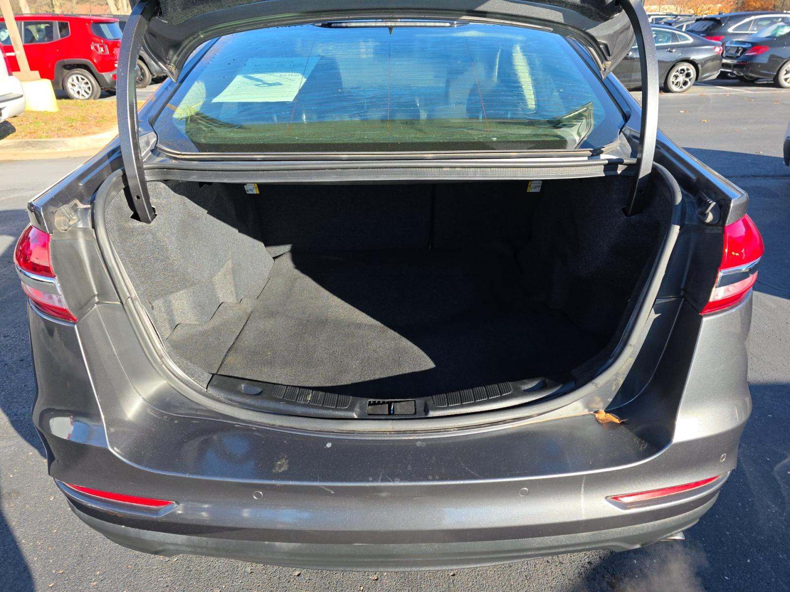 2020 Ford Fusion SE FWD