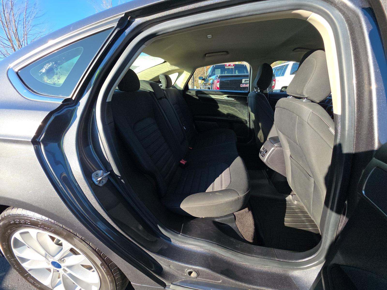 2020 Ford Fusion SE FWD